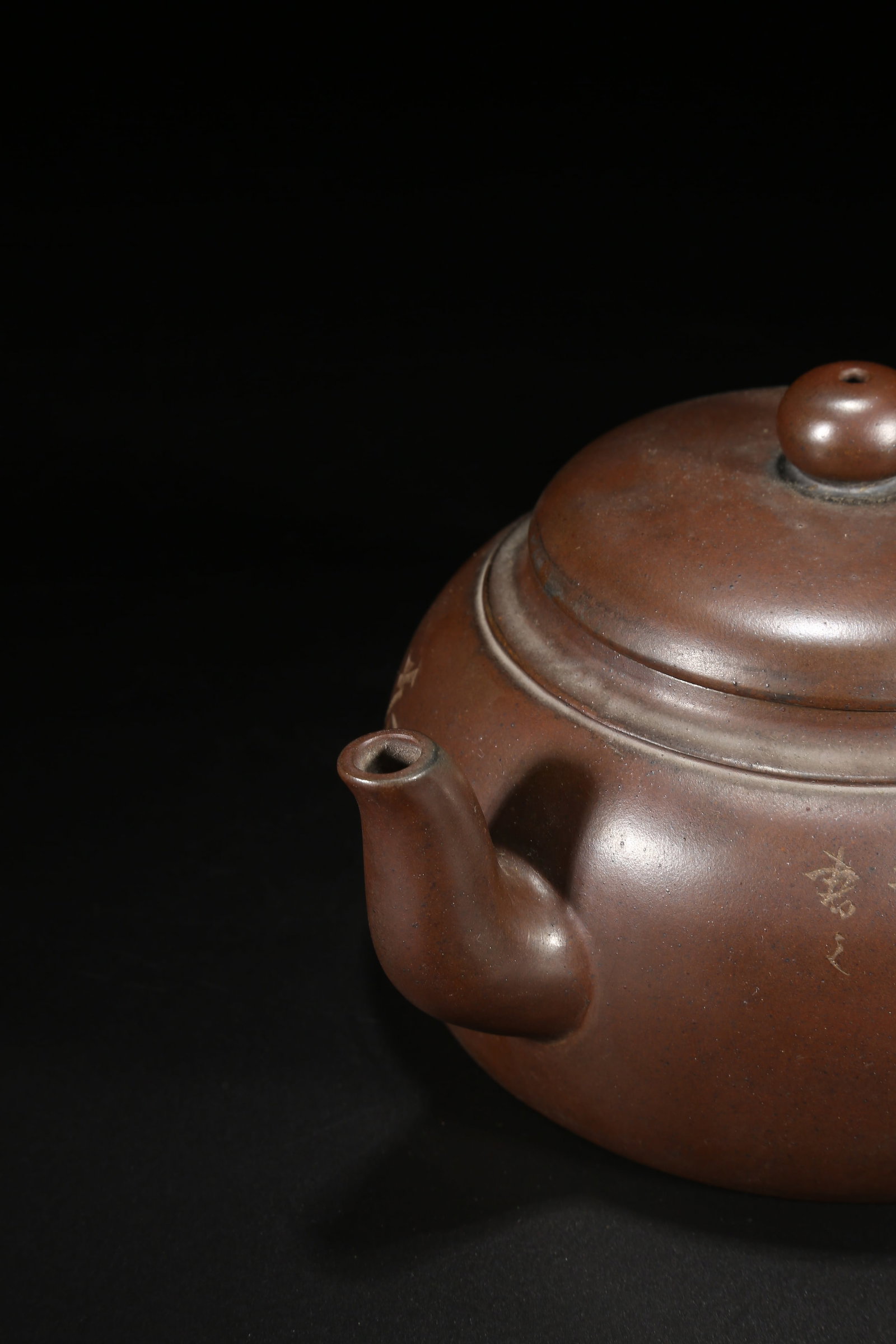 A ZISHA FIGURATIVE PATTERN TEAPOT - 4