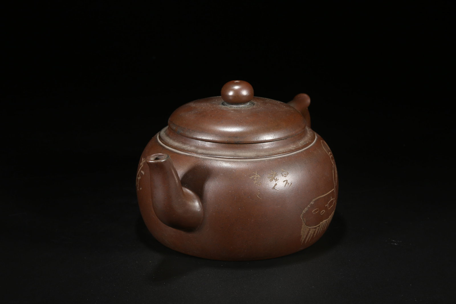 A ZISHA FIGURATIVE PATTERN TEAPOT - 5