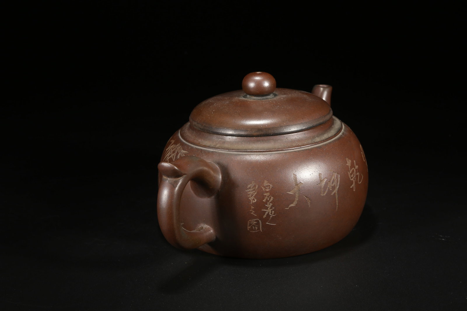 A ZISHA FIGURATIVE PATTERN TEAPOT - 7