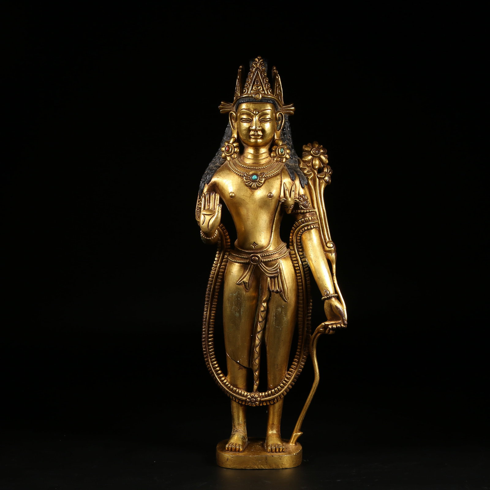 A GILT BRONZE STANDING LOTUS-HAND AVALOKITESHVARA STATUE: Gilt Bronze Standing Lotus-Hand Avalokiteshvara Statue
