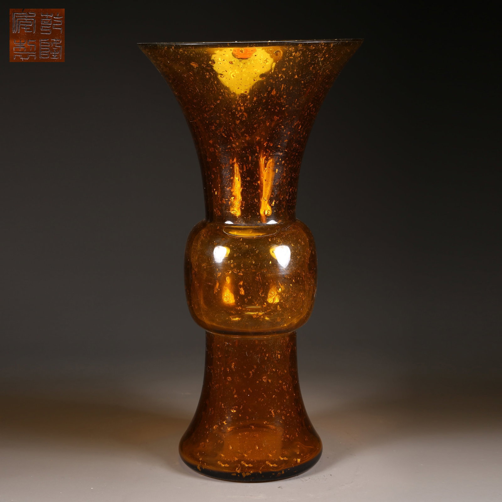 A GLASS FLOWER GU VASE (1 of 10)