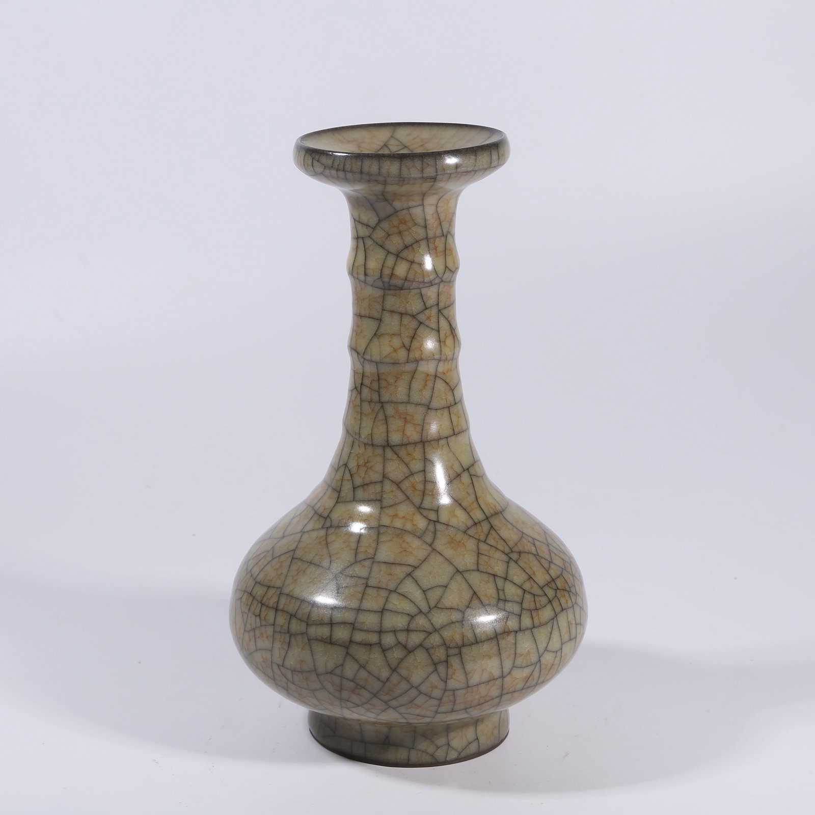 A GE WARE VASE WITH BOWSTRING BANDS AND FLARED MOUTH (1 of 9)