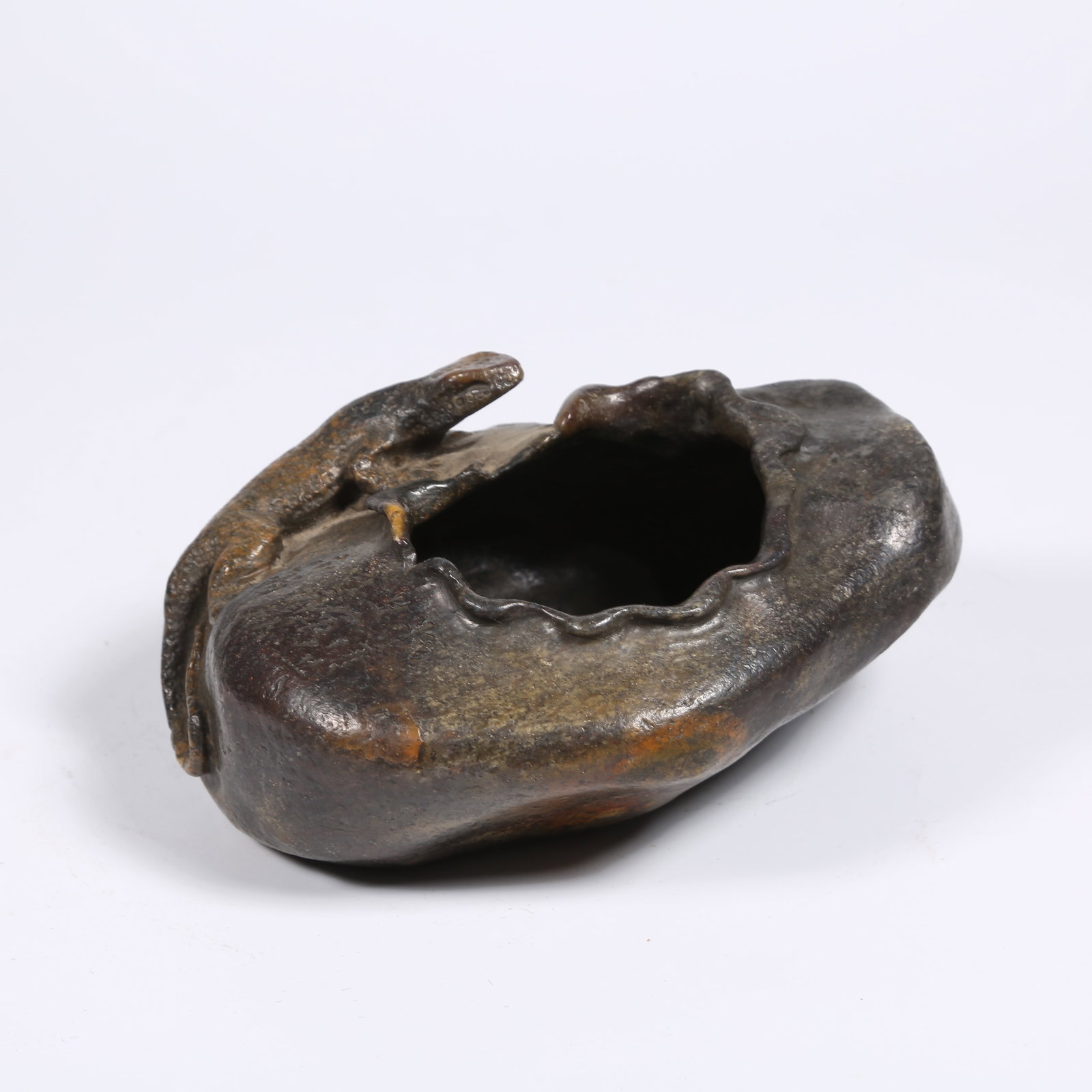 A SHE INKSTONE WATER POT (1 of 8)