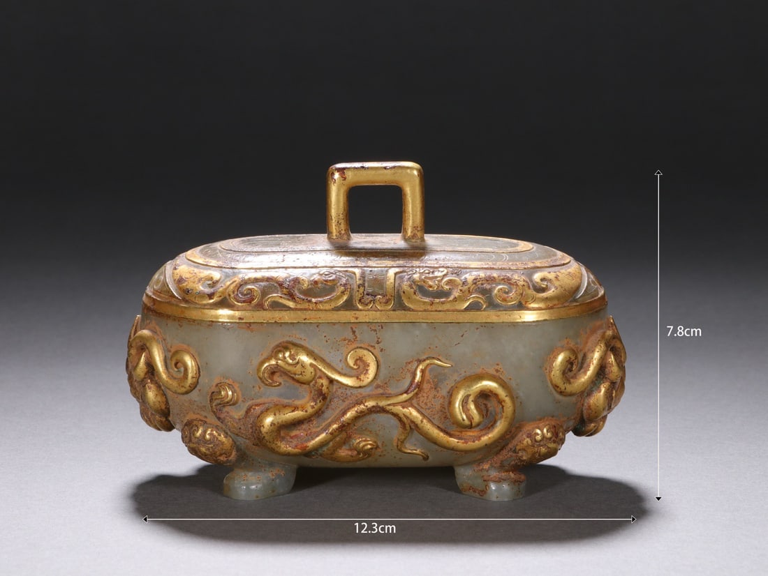 A ANCIENT JADE BOX WITH GOLD OVERLAY (1 of 12)