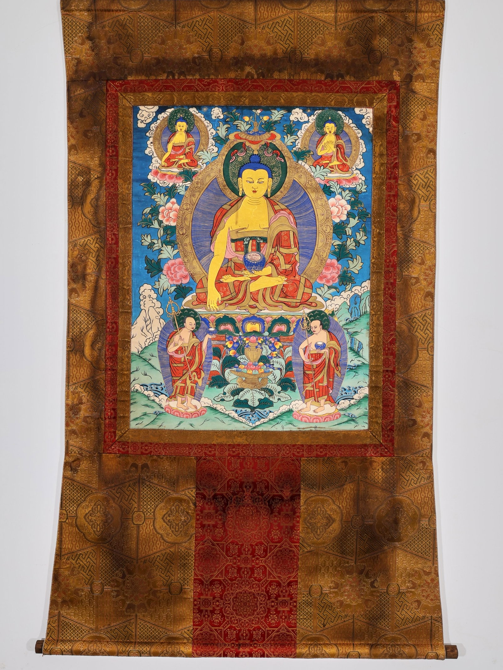 A THANGKA OF SHAKYAMUNI BUDDHA (1 of 9)