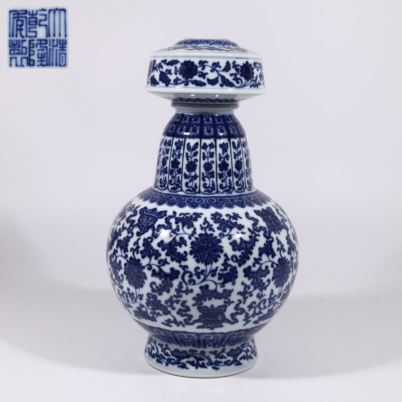 A UNDERGLAZE BLUE BENBA TEAPOT WITH EIGHT AUSPICIOUS SYMBOLS (1 of 10)