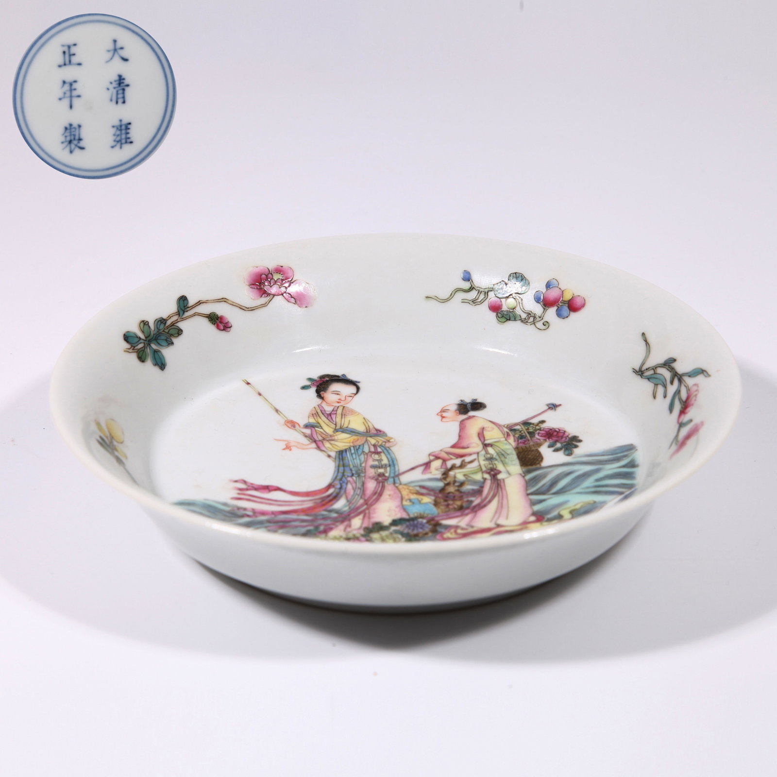 A BRUSH WASHER WITH IMMORTAL RIDING RAFT SCENE IN WUCAI (1 of 8)