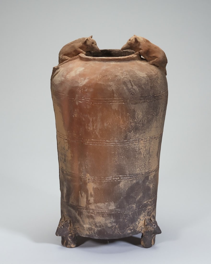 A POTTERY VESSEL (1 of 9)