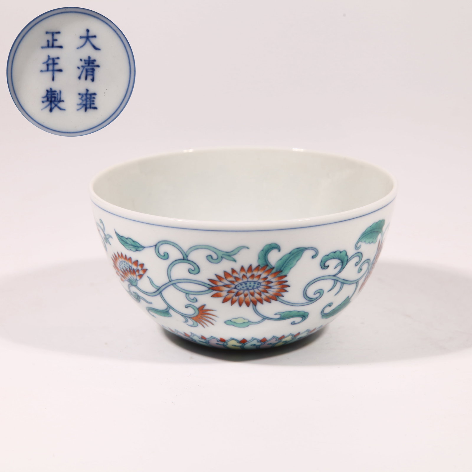 A RECLINING FOOT BOWL WITH LONG-BRANCH FLOWER PATTERN IN DOUCAI (1 of 9)