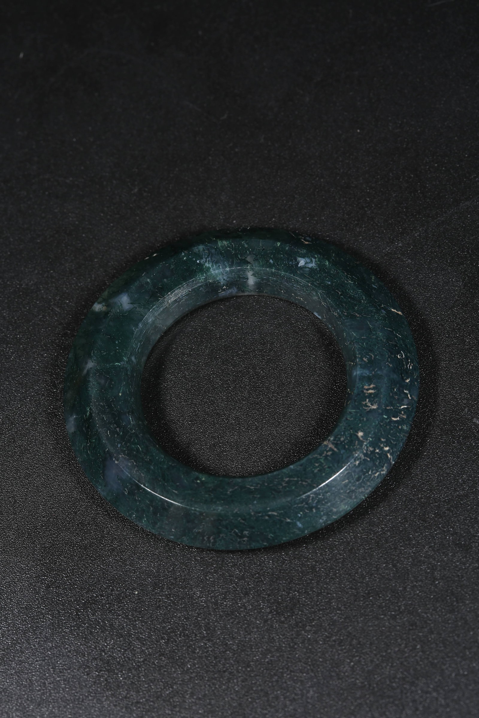 A AQUA-AGATE RING - 9
