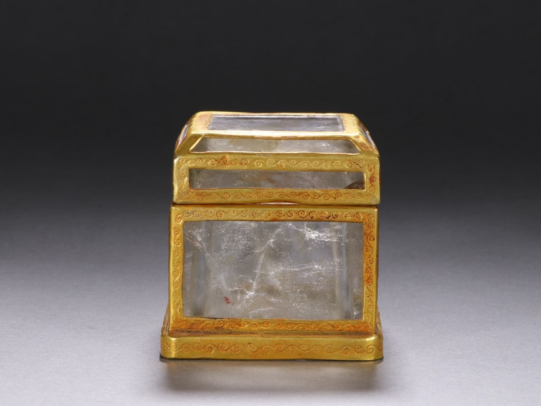 A CRYSTAL SQUARE BOX - 3