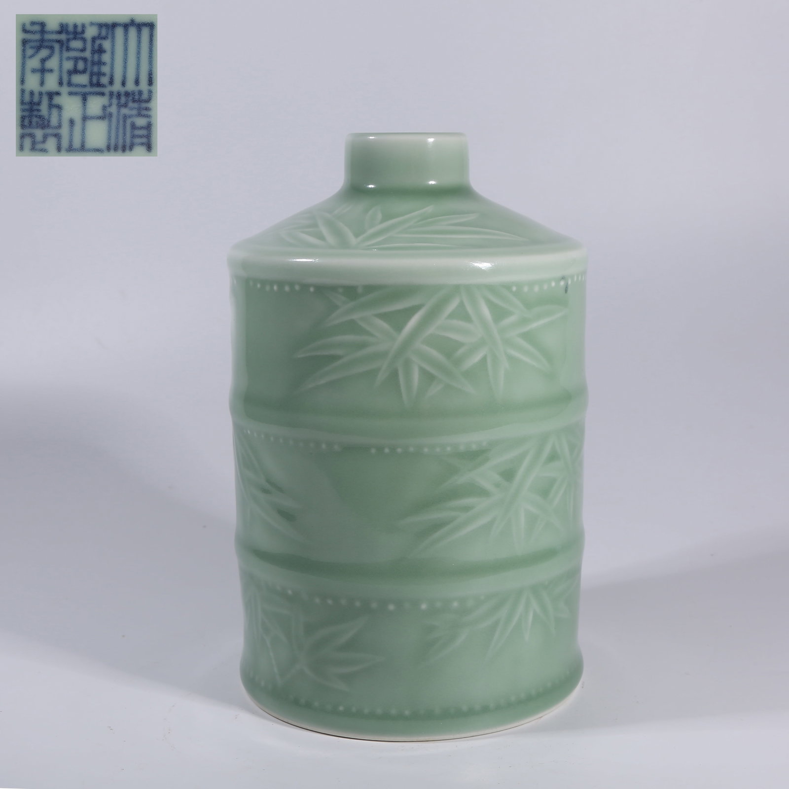 A POWDER-BLUE GLAZED VASE WITH BAMBOO LEAF AND BOWSTRING PATTERNS (1 of 9)