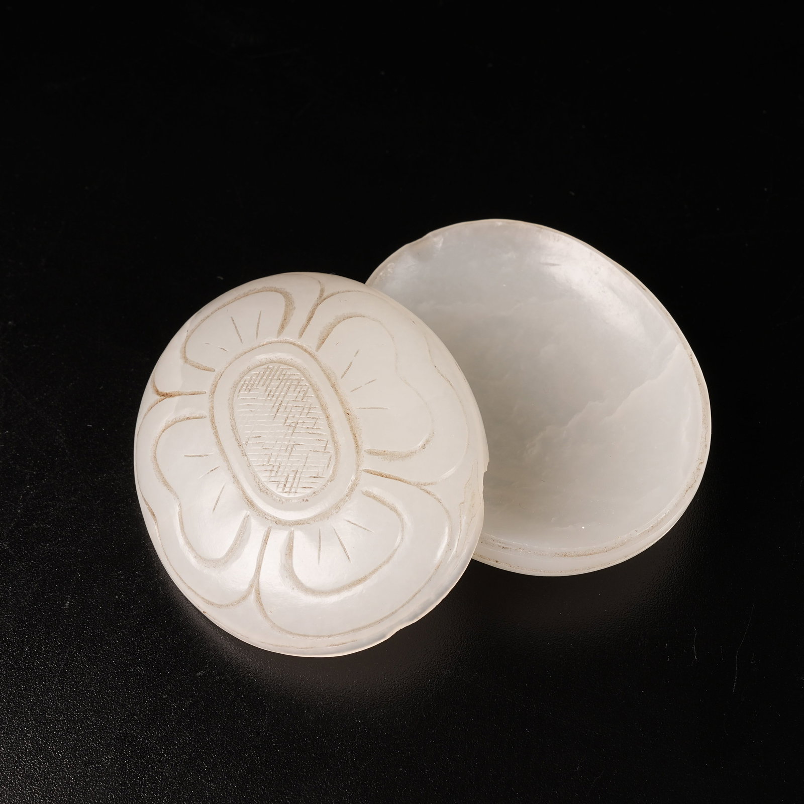 A HETIAN JADE FLOWER-SHAPED INCENSE BOX (1 of 9)