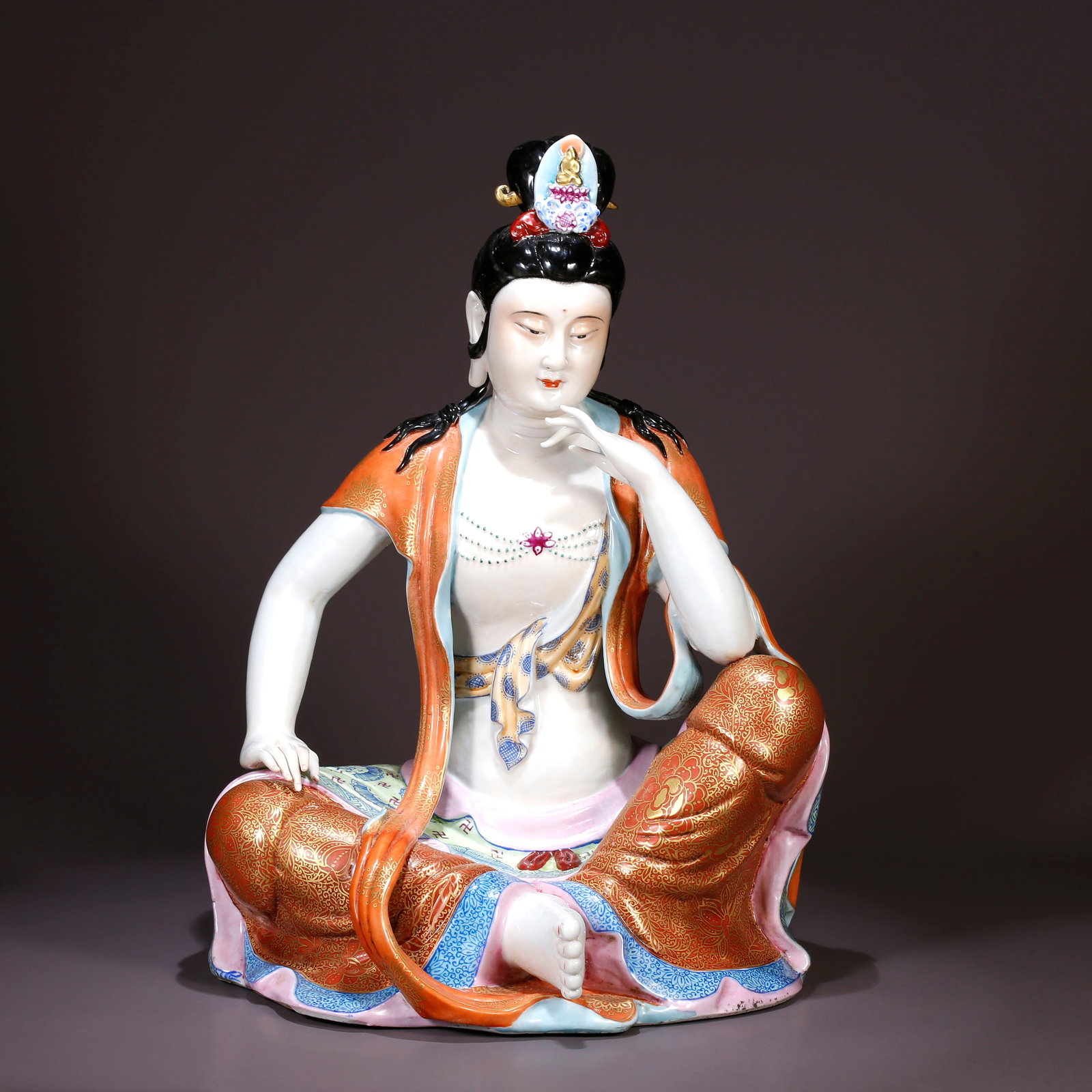 A FAMILLE ROSE STATUE OF AVALOKITESHVARA (1 of 10)