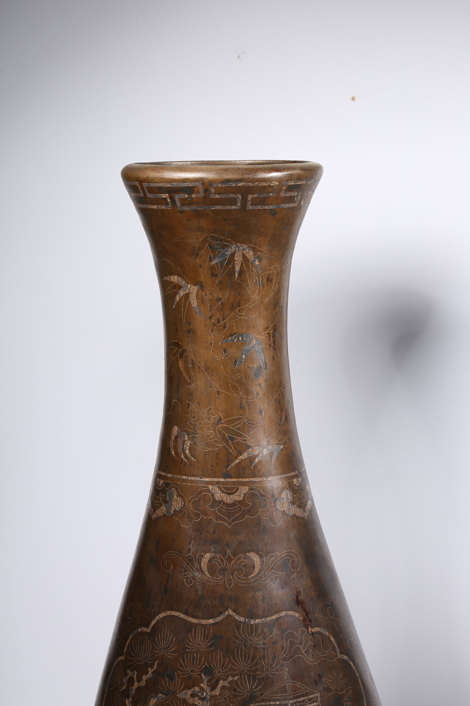 A SET OF BRONZE VASES WITH INLAID SILVER WARRIOR STORY SCENES - 4
