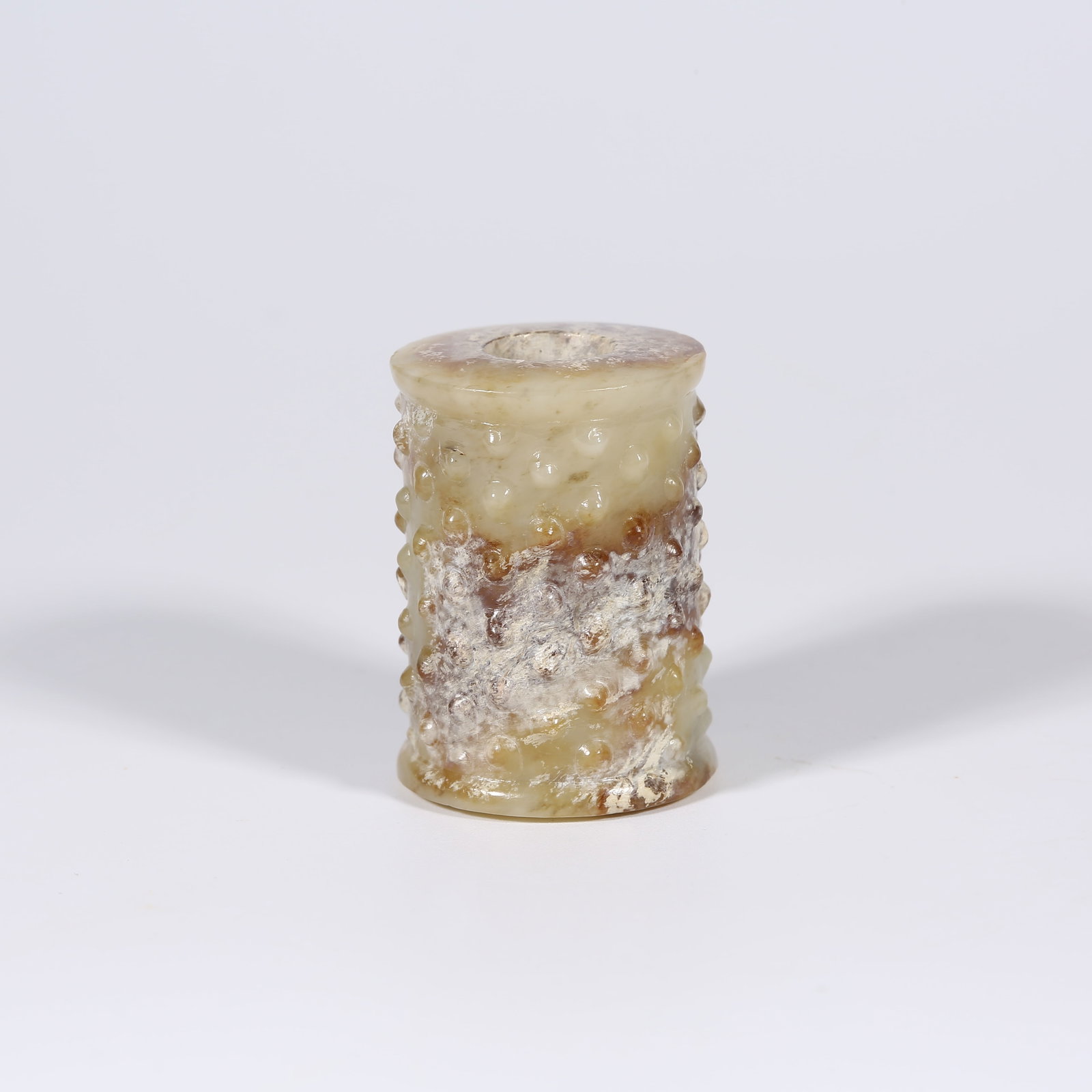 A ANCIENT JADE COLLAR ORNAMENT WITH GRAIN PATTERN (1 of 9)