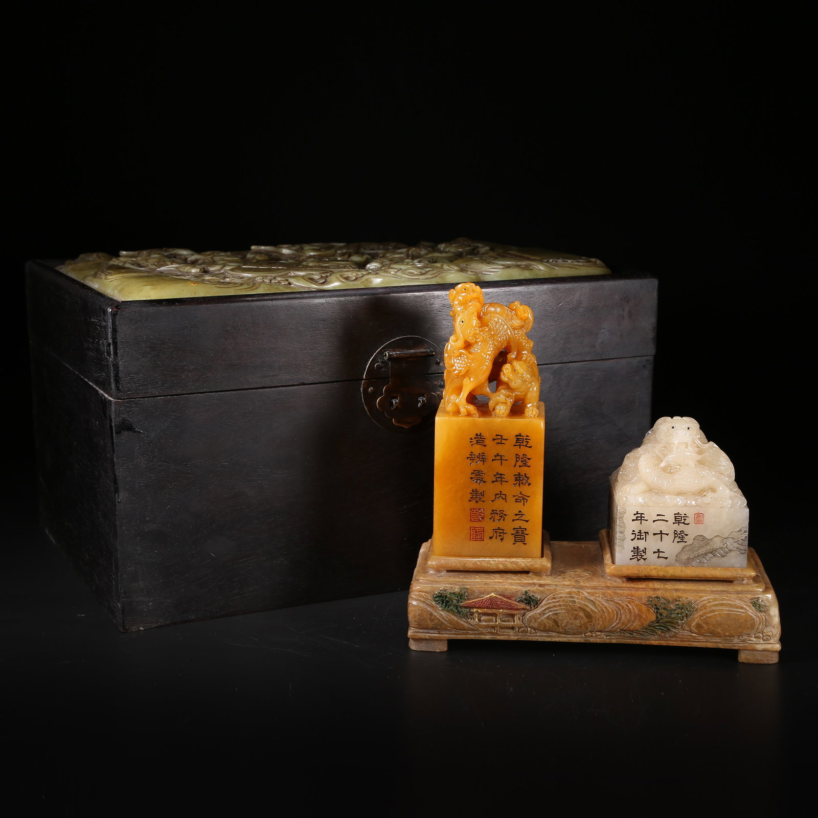 A SET OF SHOUSHAN TIANHUANG STONE SEALS WITH FOUR-BEAST KNOBS: Set of Shoushan Tianhuang Stone Seals with Four-beast Knobs