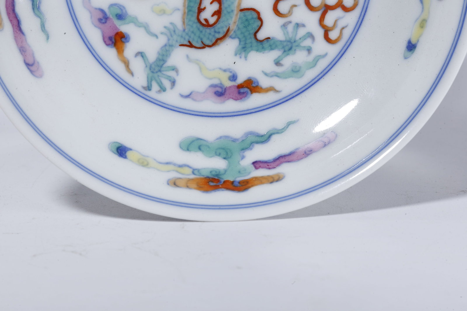 A DOUCAI CLOUD-AND-DRAGON PATTERN WASHER - 4
