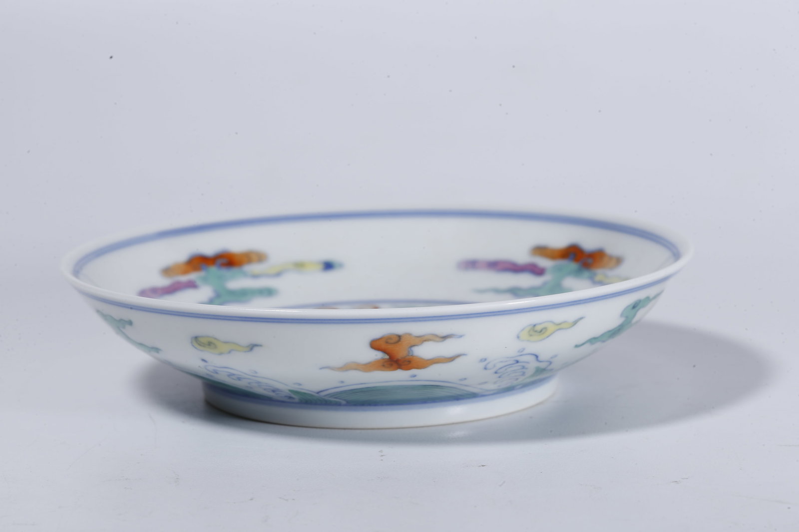 A DOUCAI CLOUD-AND-DRAGON PATTERN WASHER - 8