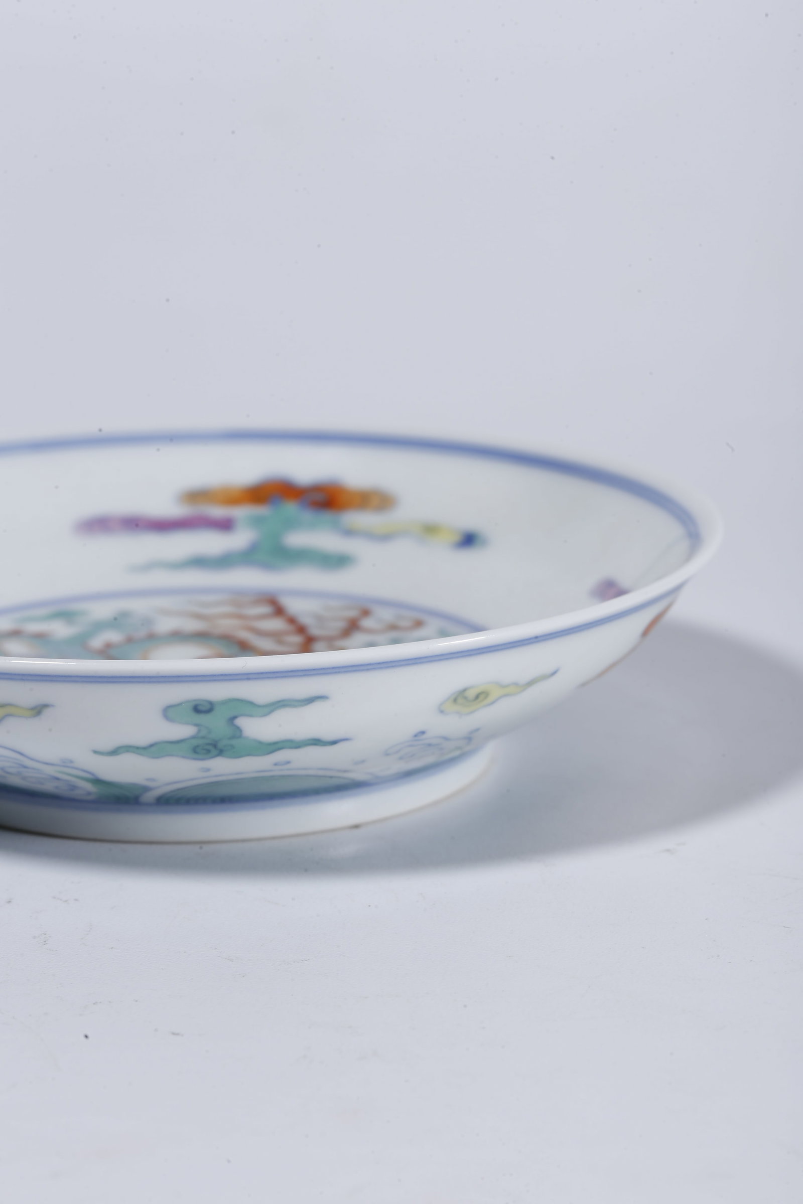 A DOUCAI CLOUD-AND-DRAGON PATTERN WASHER - 9