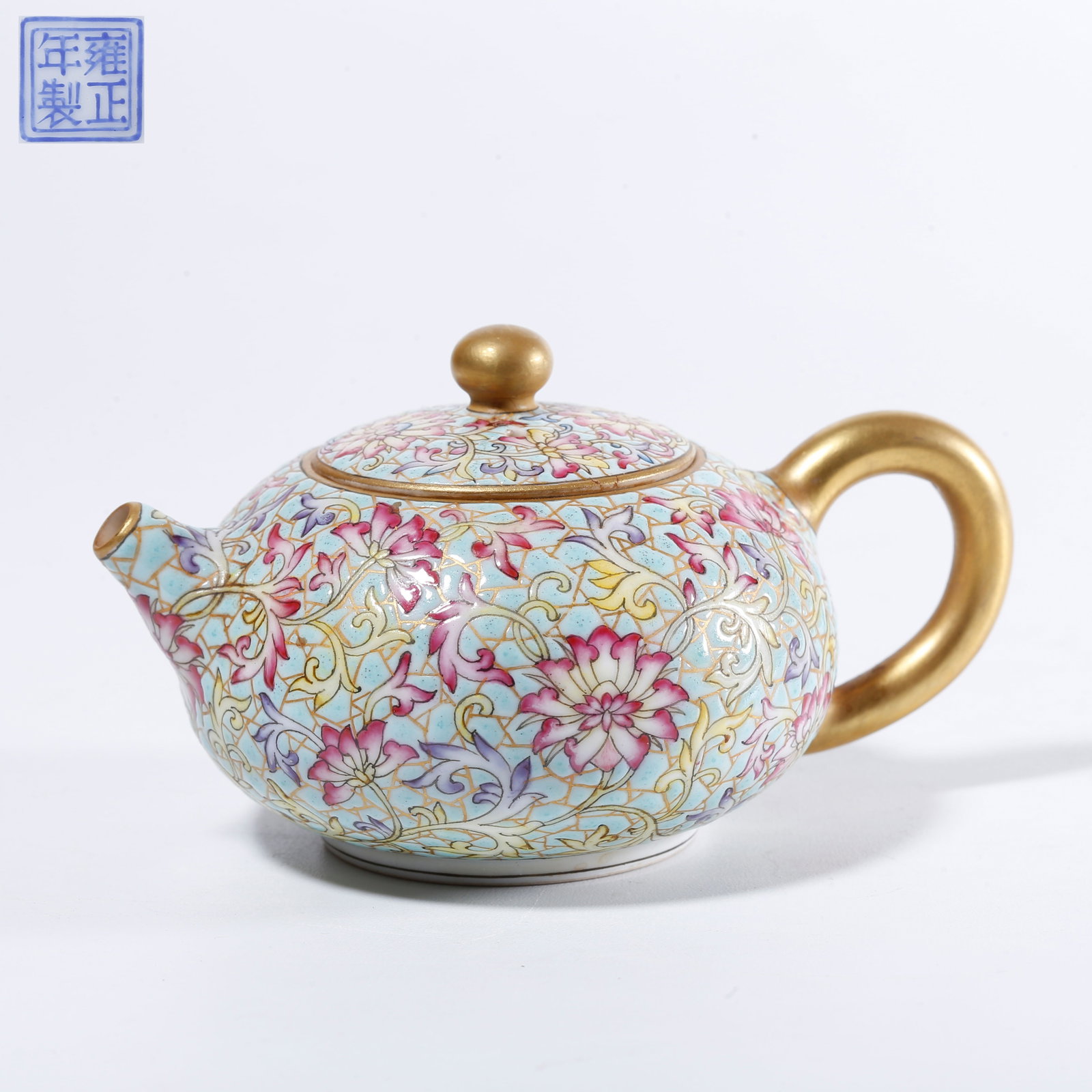 A FAMILLE-ROSE ENAMEL SCROLLING FLORAL EWER (1 of 10)