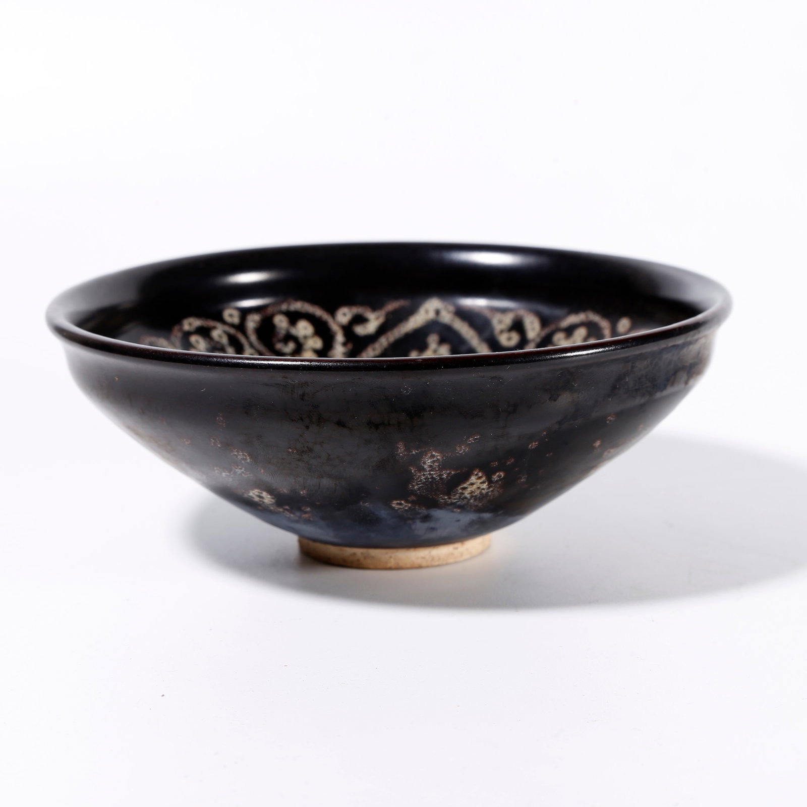 A BOWL FROM JIZHOU KILN: Bowl from Jizhou Kiln