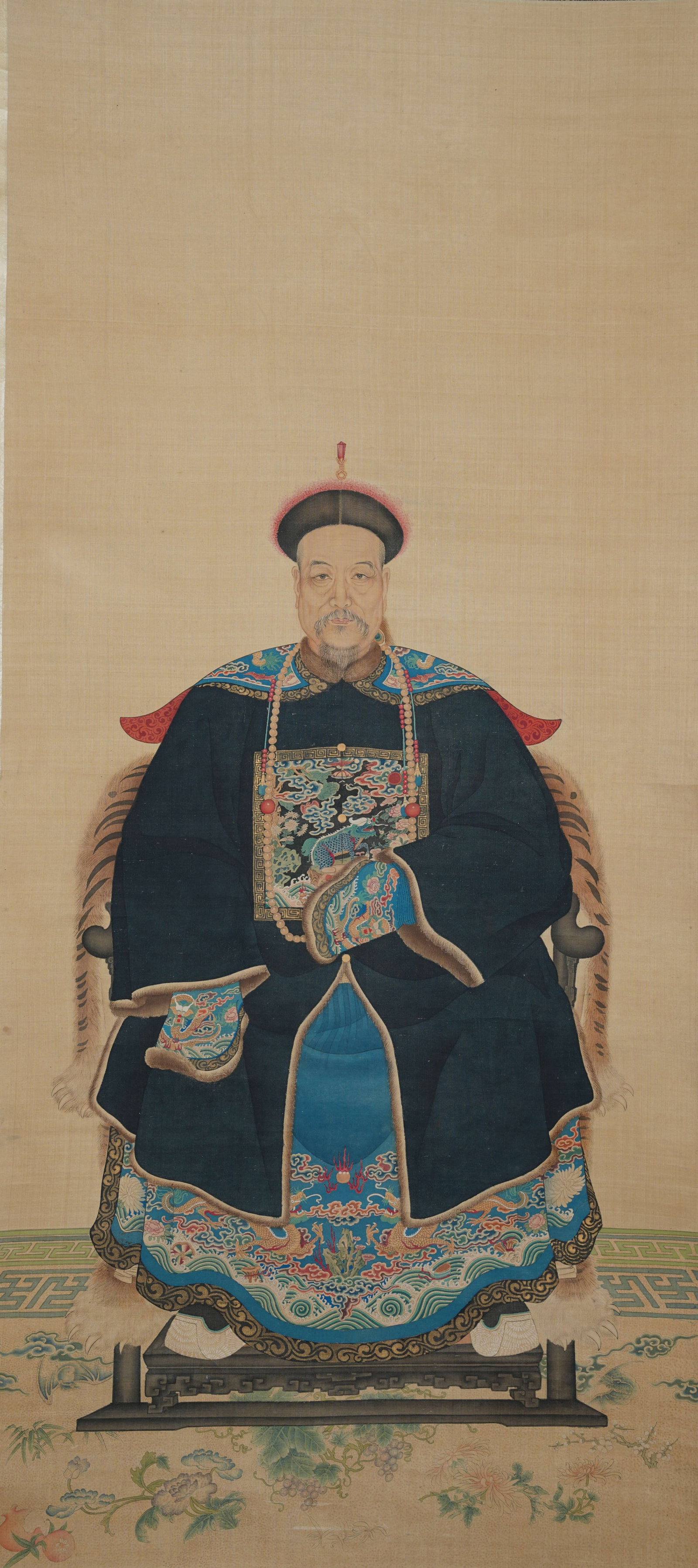 A PORTRAIT PAINTING ON SILK BY ANONYMOUS. (1 of 7)