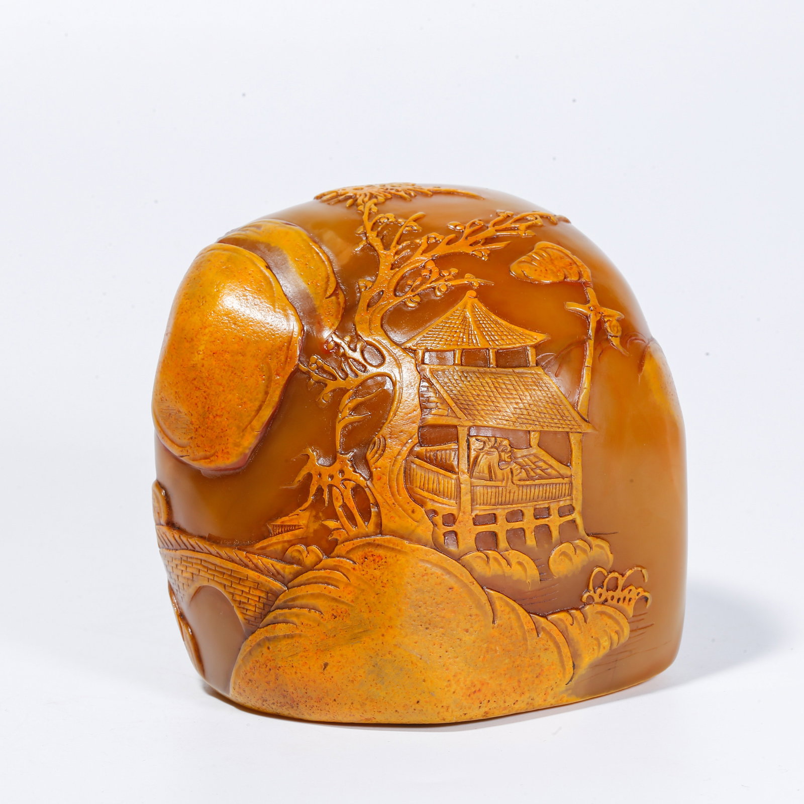 A SHOUSHAN TIANHUANG STONE FIGURINE ORNAMENT WITH FIGURE-SHAPED MOUNTAIN MOTIF: Shoushan Tianhuang Stone Figurine Ornament with Figure-Shaped Mountain Motif