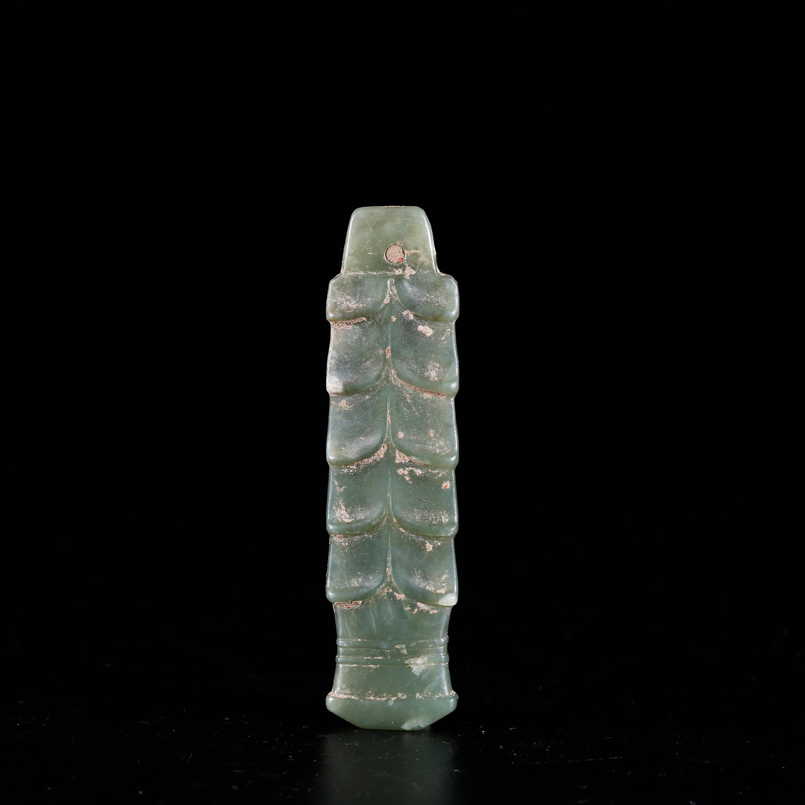A ANCIENT JADE CARVED PENDANT (1 of 9)