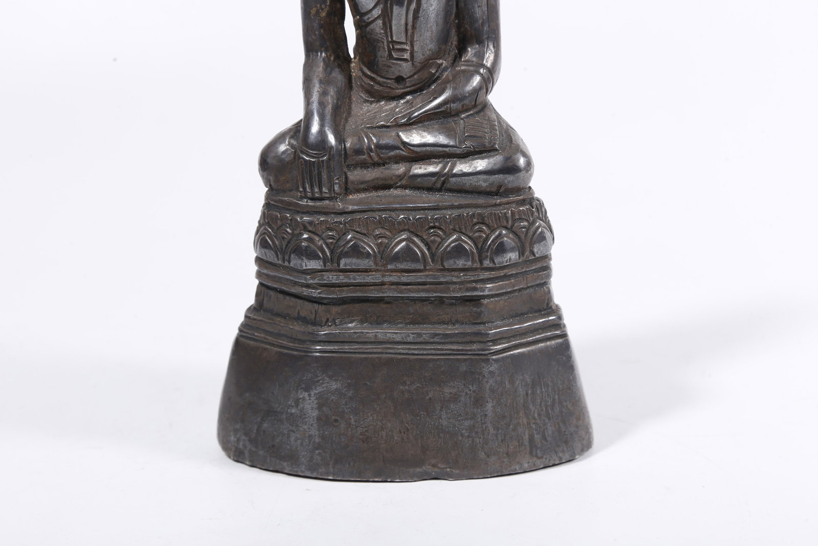 A SILVER BUDDHA STATUE - 3