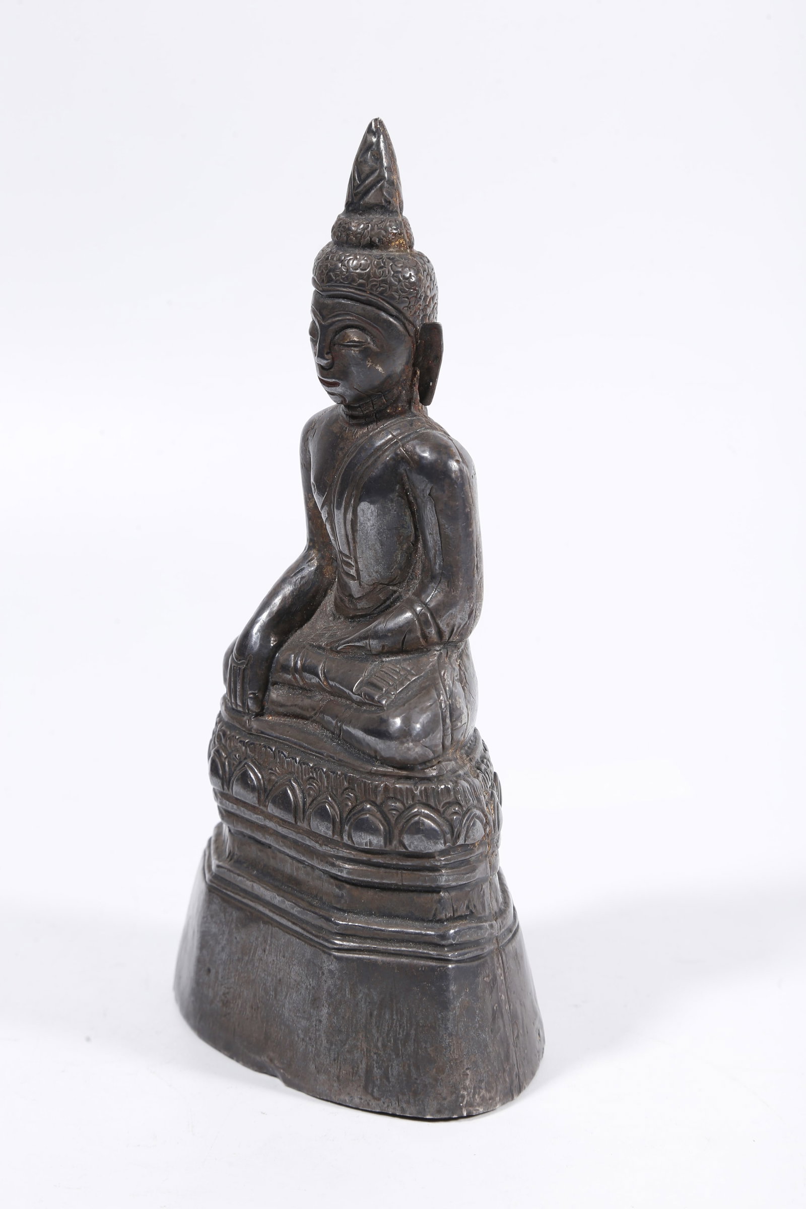 A SILVER BUDDHA STATUE - 4