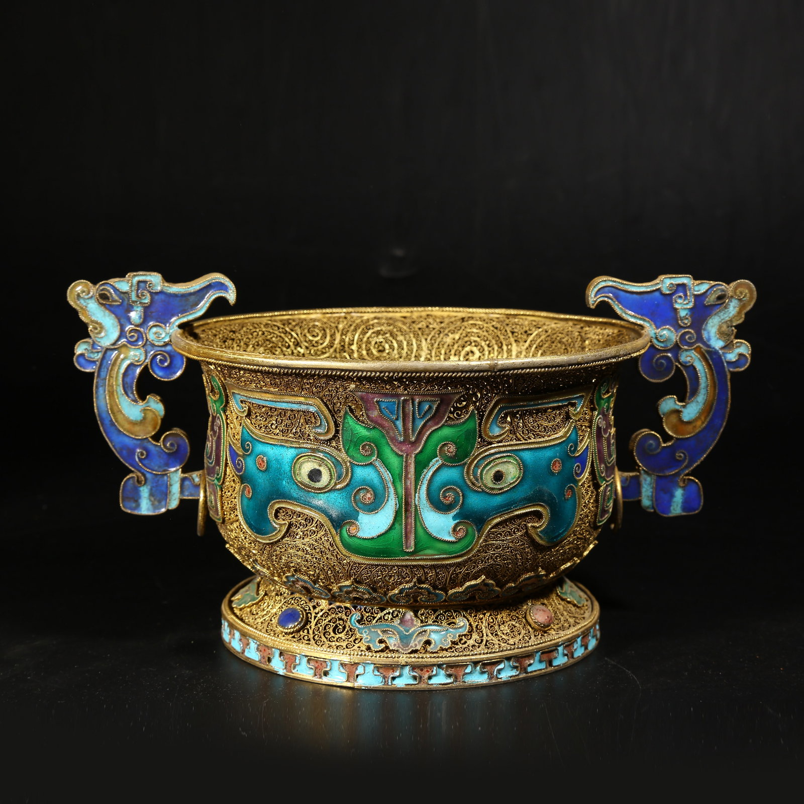 A GILDED SILVER FILIGREE CLOISONNÉ GUI VESSEL WITH BEAST-MASK MOTIFS: Gilded silver filigree cloisonné gui vessel with beast-mask motifs