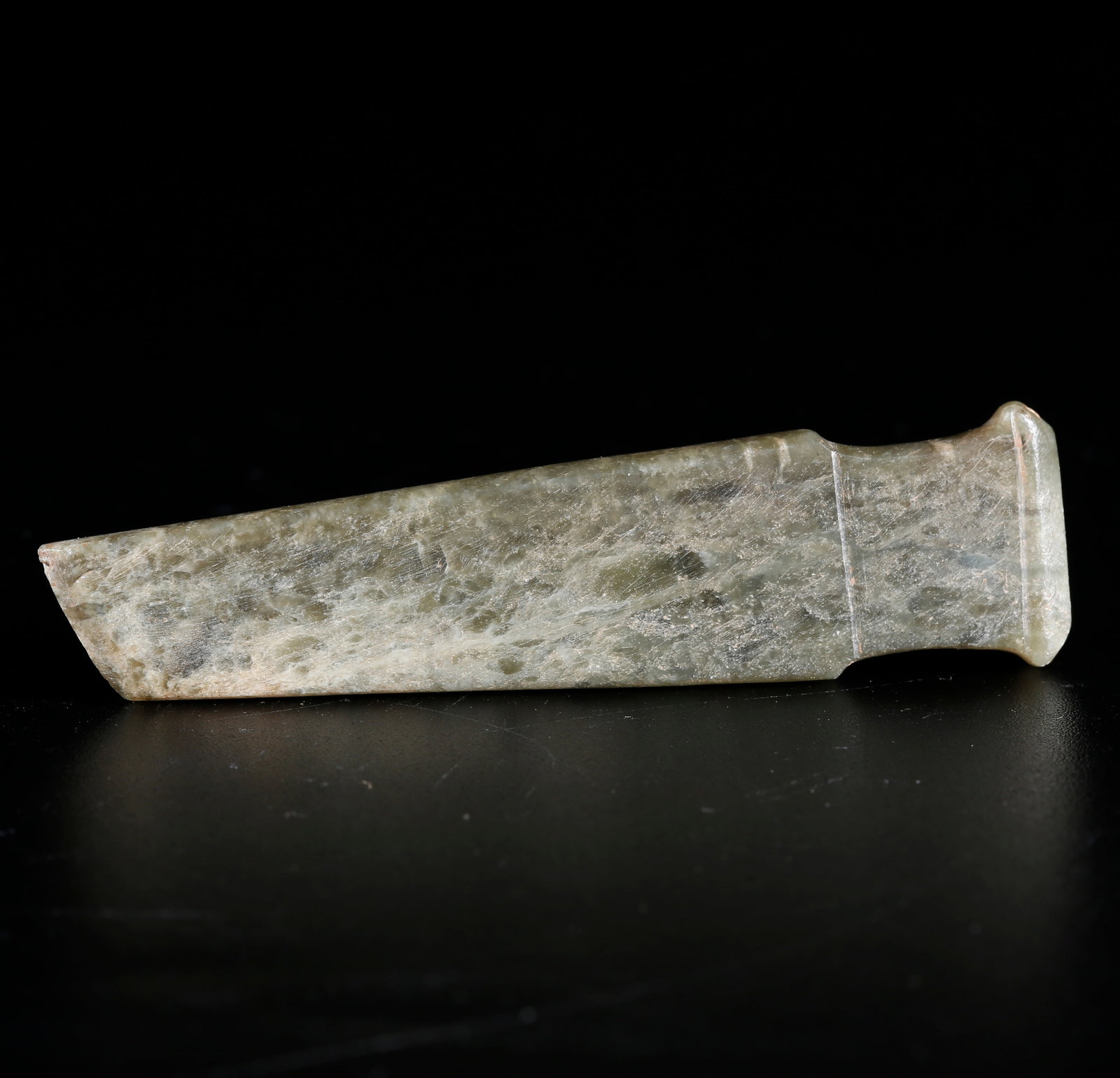 A ANCIENT JADE CARVED PENDANT (1 of 9)