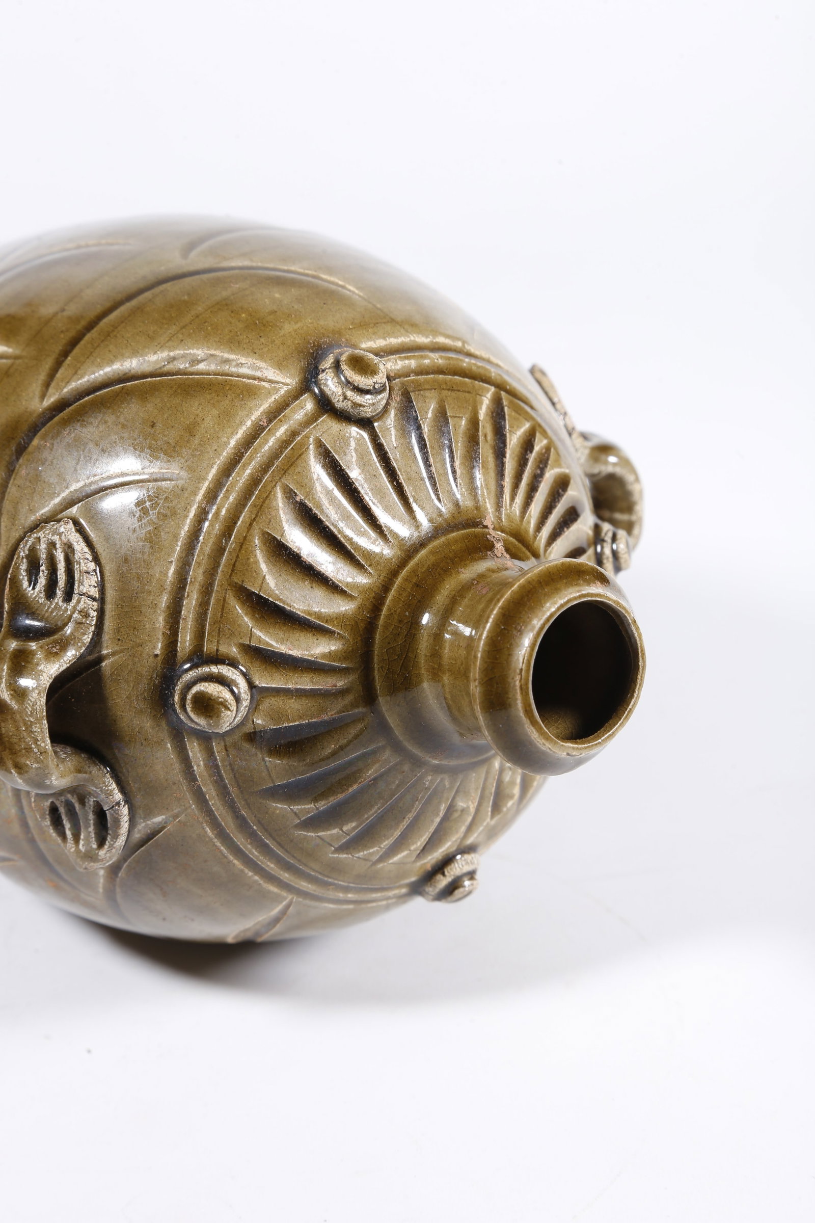 A YAOZHOU WARE STRAP-HANDLED BOTTLE - 9