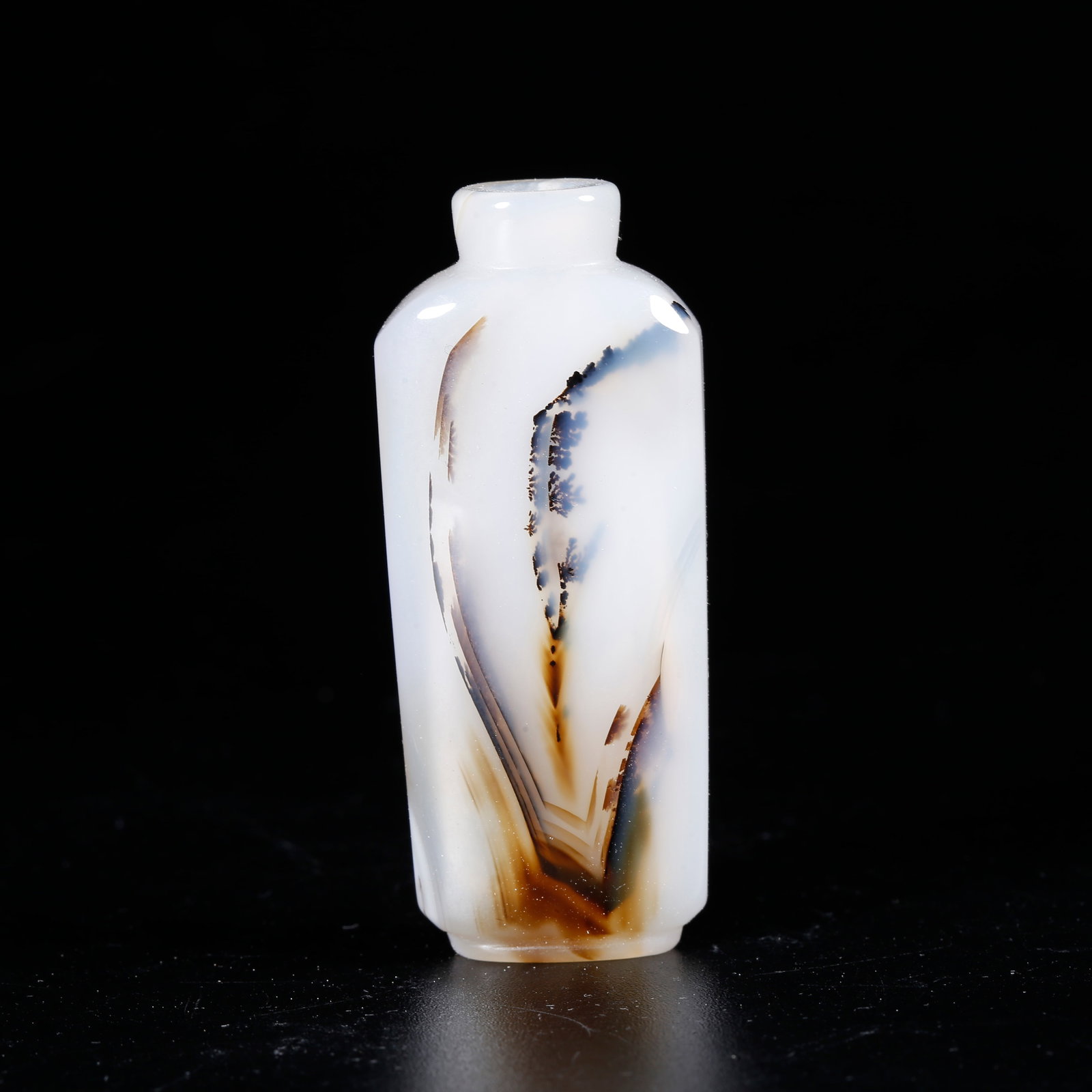 A AGATE CARVED ORCHID PATTERN SNUFF BOTTLE (1 of 9)