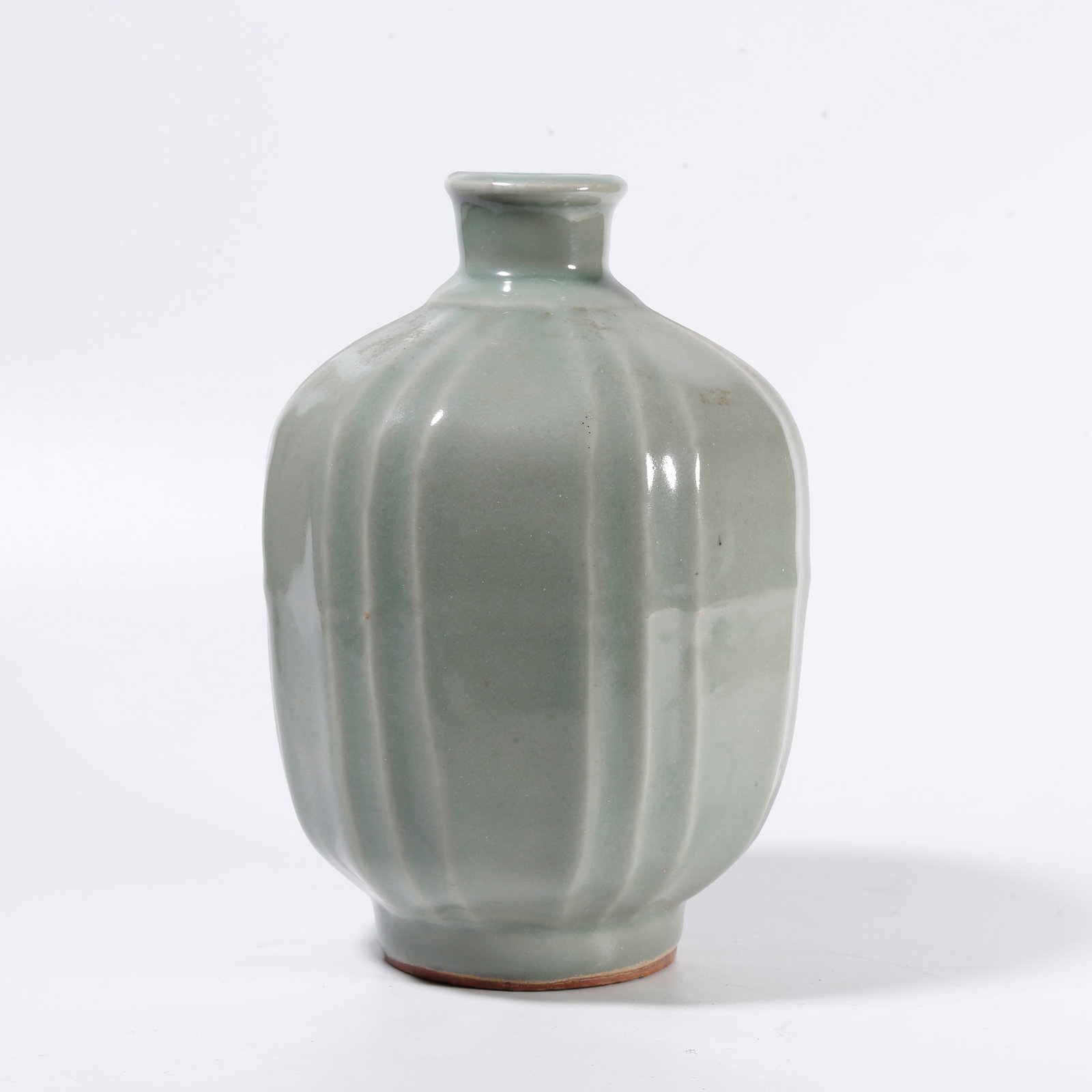 A MELON-RIBBED VASE FROM LONGQUANYI KILN (1 of 10)