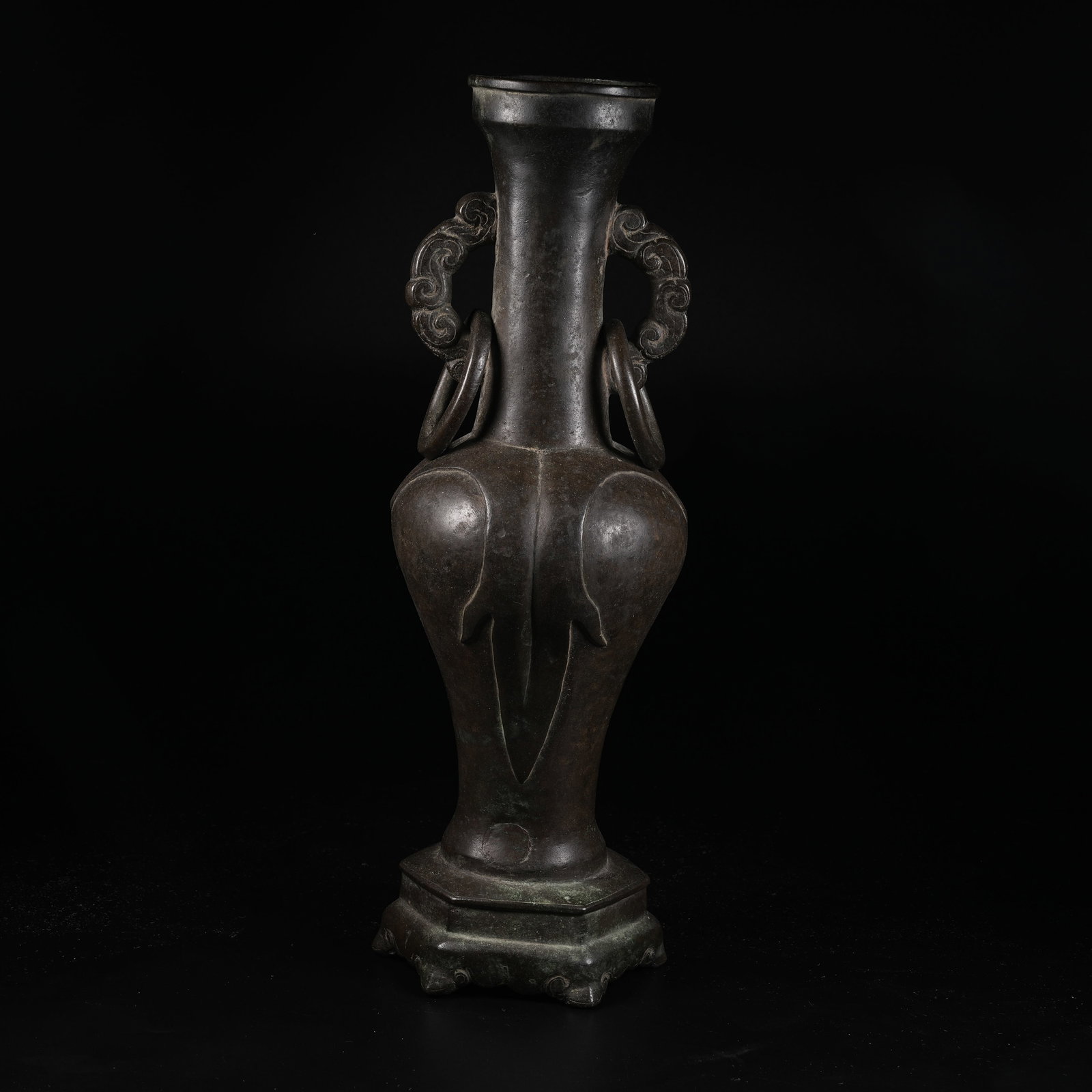 A COPPER PLATE-MOUTHED VASE WITH MOVABLE RING EARS (1 of 10)