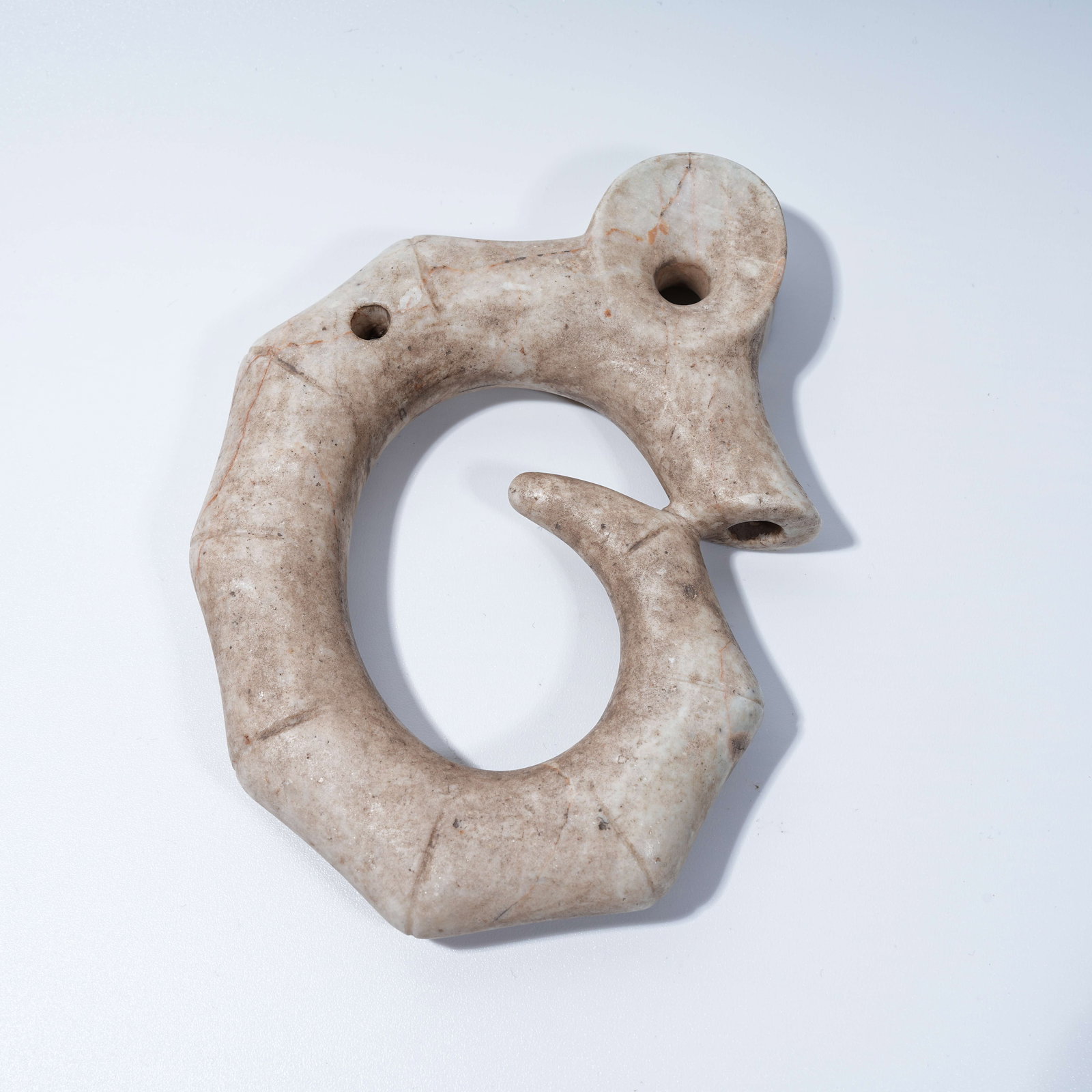 A HONGSHAN CULTURE ARCHAIC JADE C-SHAPED DRAGON PENDANT (1 of 11)