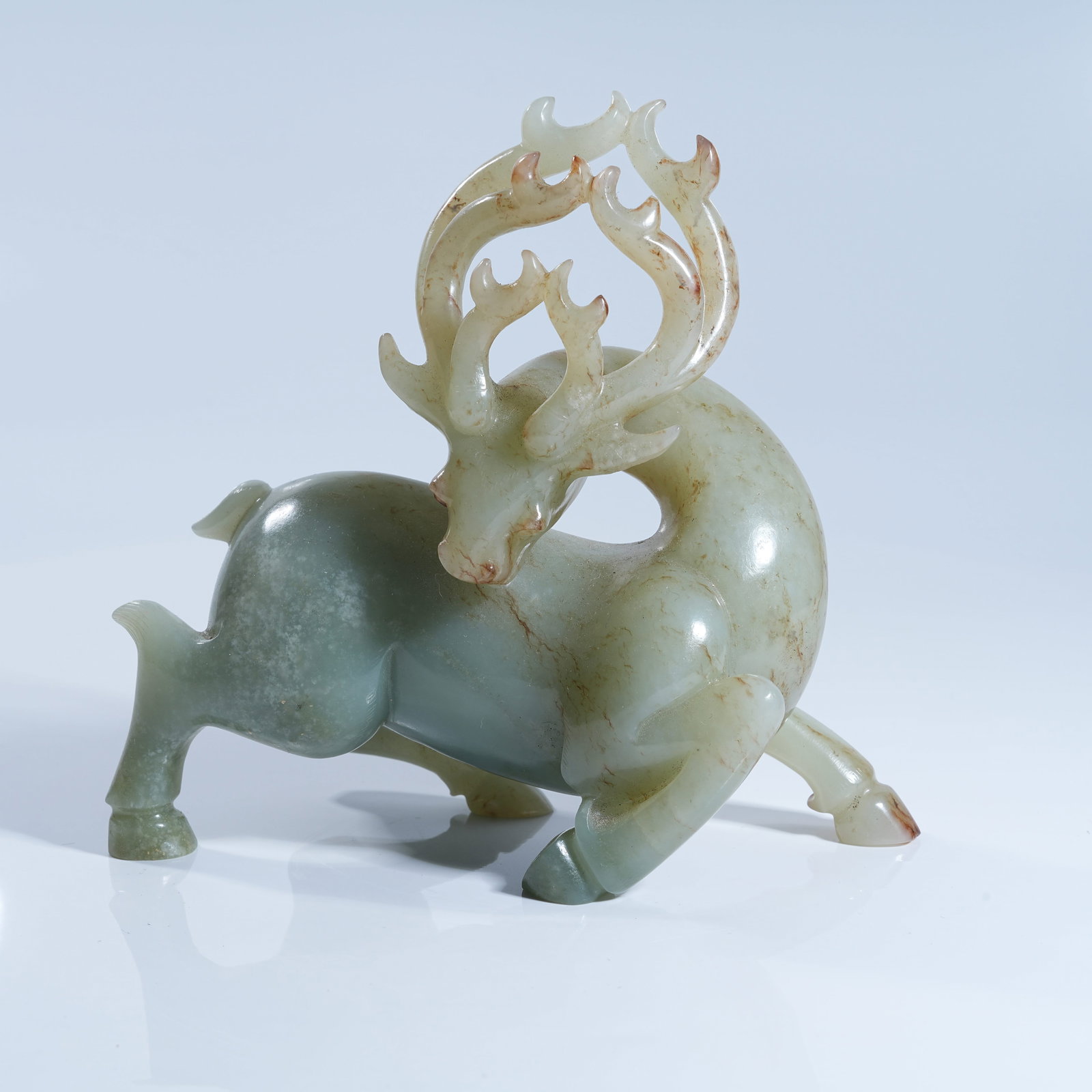 A ANCIENT JADE DEER ORNAMENT (1 of 9)