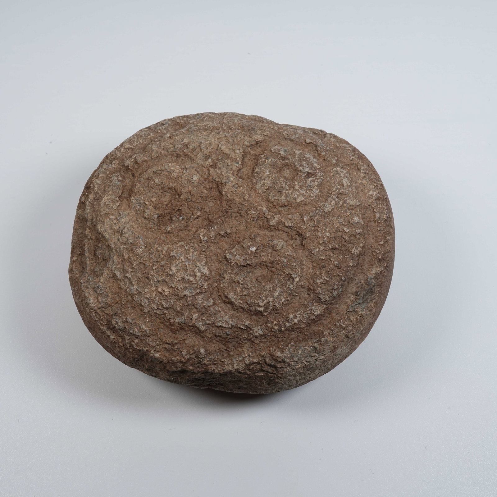 A HONGSHAN CULTURE ARCHAIC JADE ANTHROPOMORPHIC FACE FIGURINE (1 of 9)