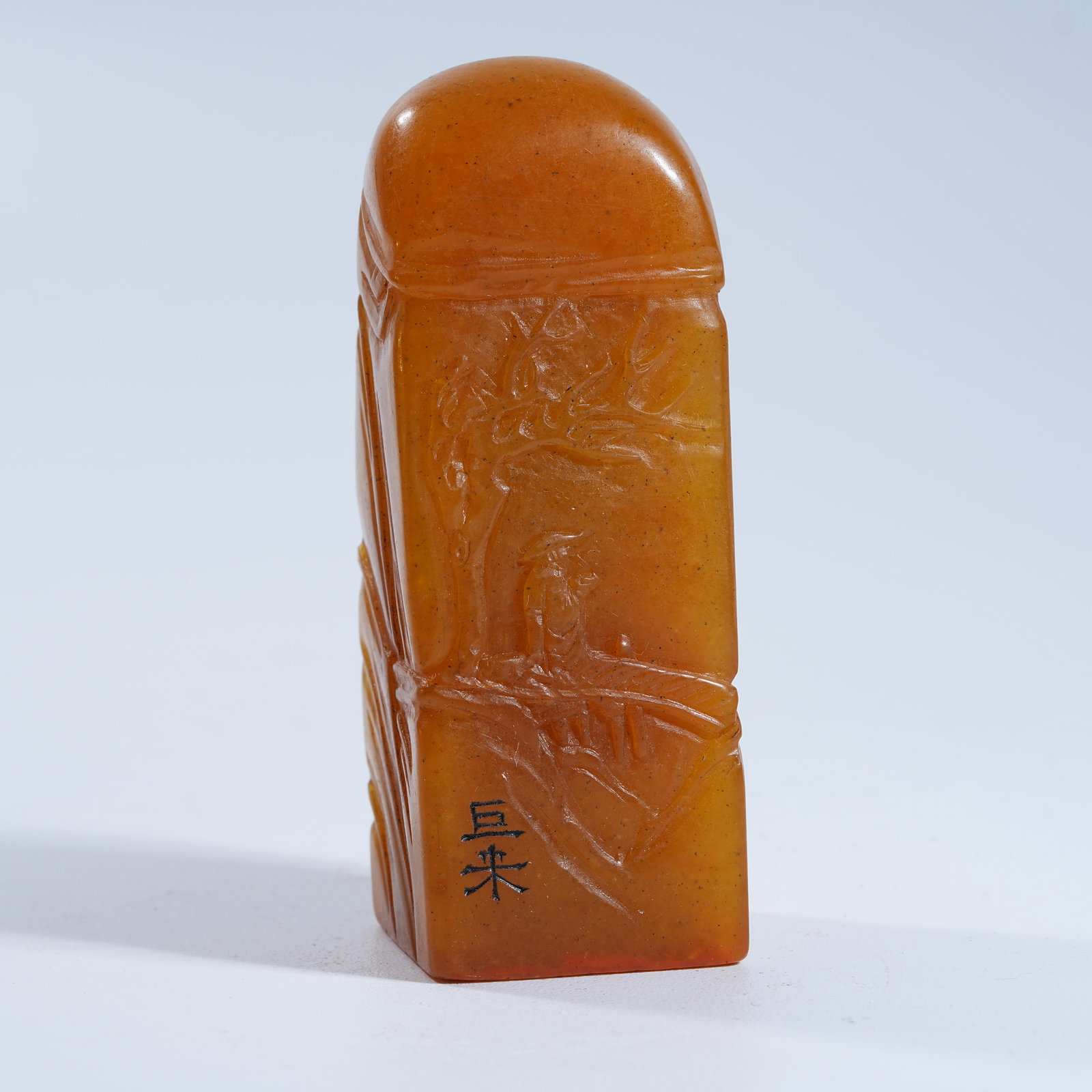 A SHOUSHAN TIANHUANG STONE SEAL WITH FISHERMEN AMUSEMENT DESIGN: Shoushan Tianhuang Stone Seal with Fishermen Amusement Design
