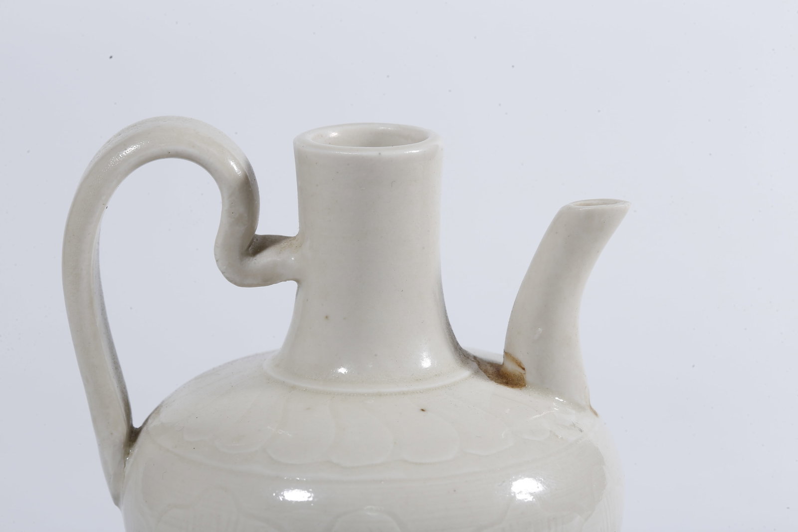 A DING WARE LOTUS-PATTERN EWER - 6