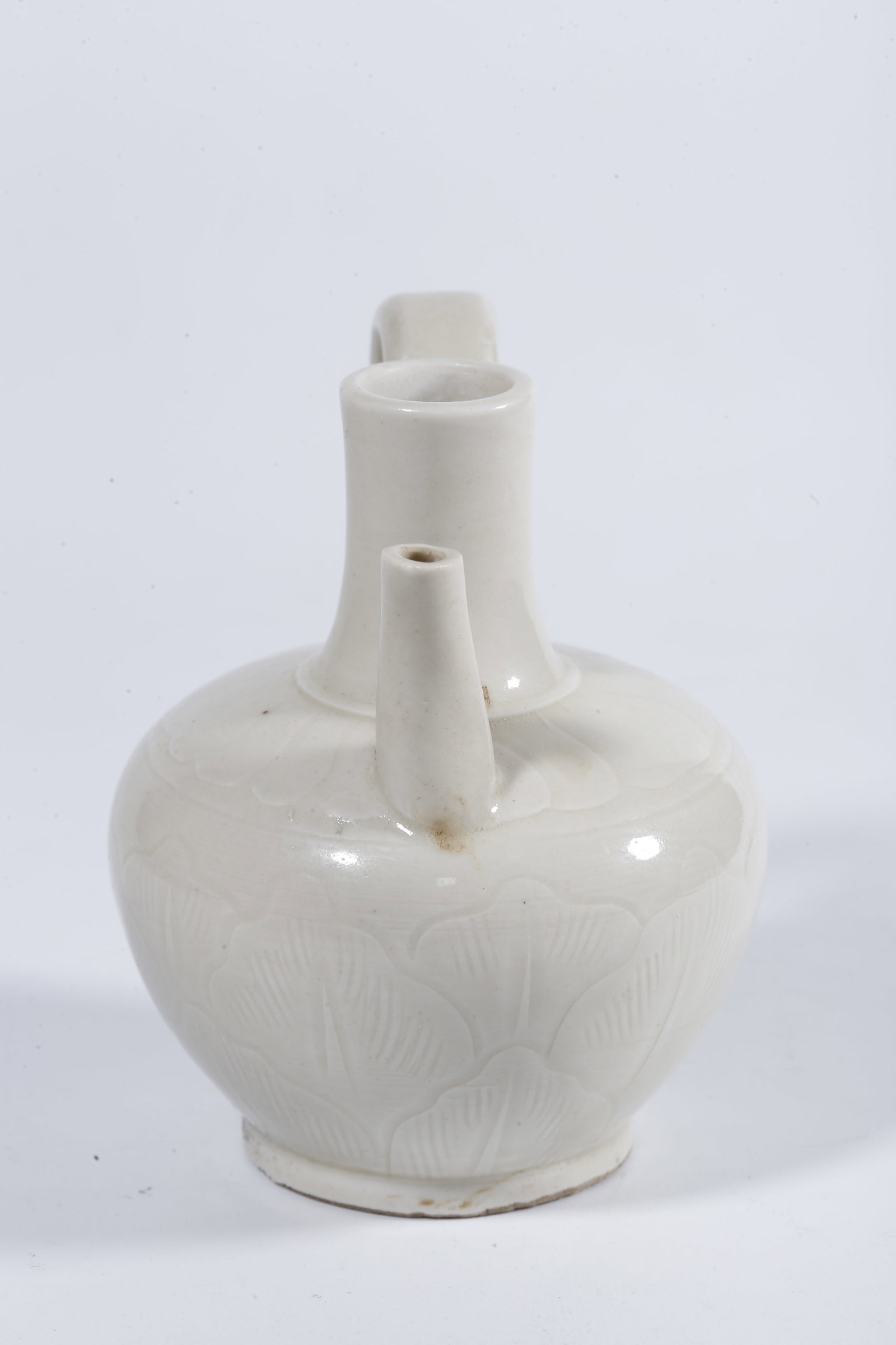 A DING WARE LOTUS-PATTERN EWER - 8