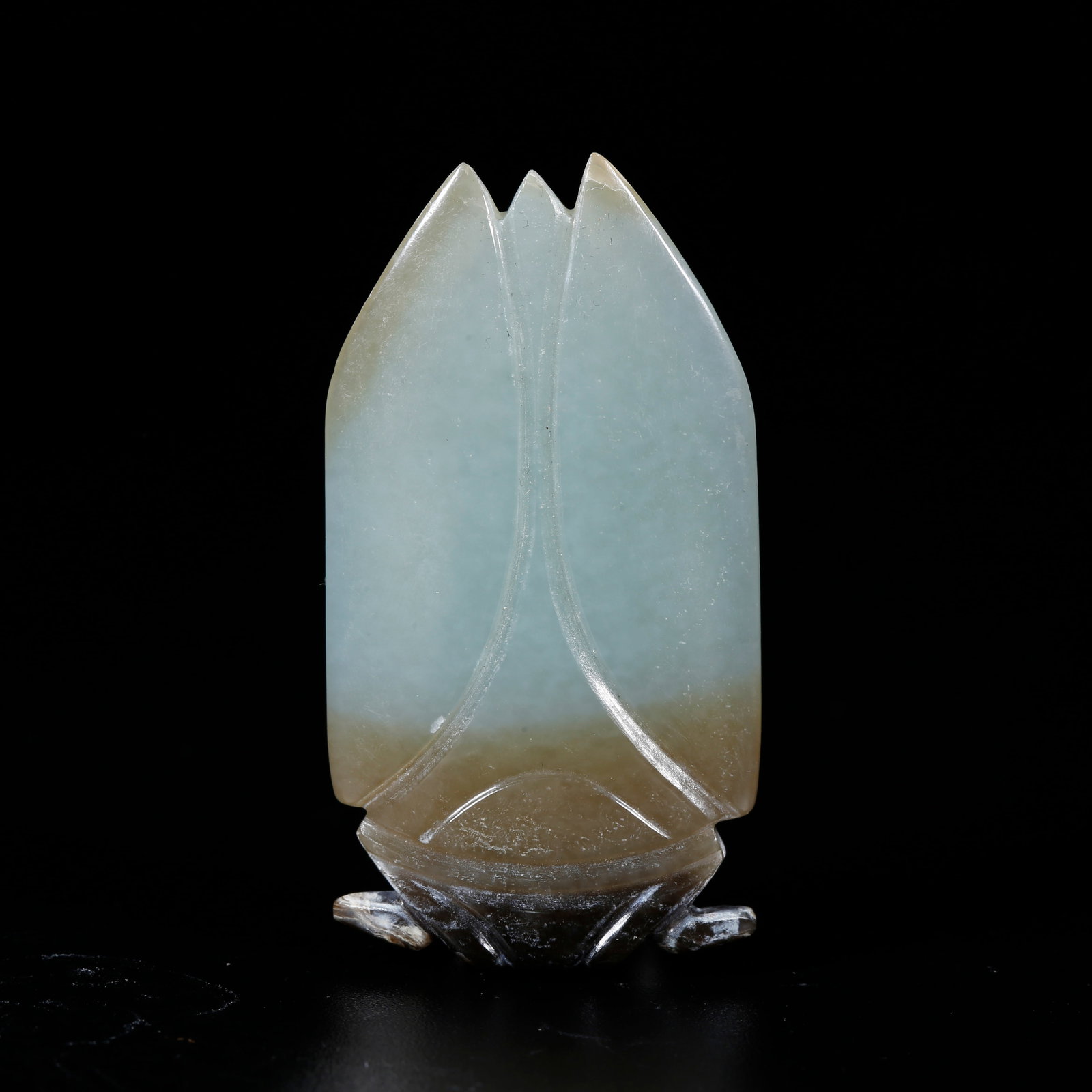 A HETIAN JADE CARVED "INSTANT SUCCESS" FIGURINE: Hetian jade carved "instant success" figurine