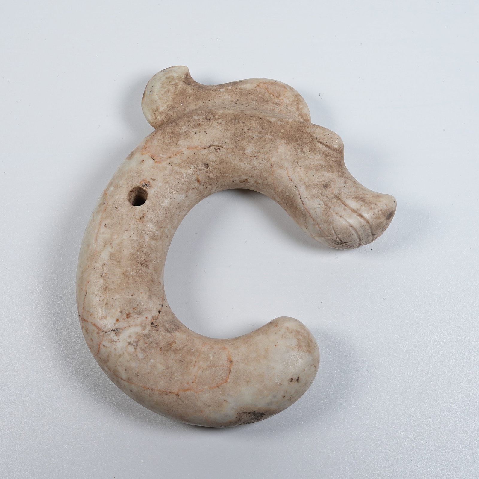 A HONGSHAN CULTURE ARCHAIC JADE DRAGON PENDANT: Hongshan Culture archaic jade dragon pendant