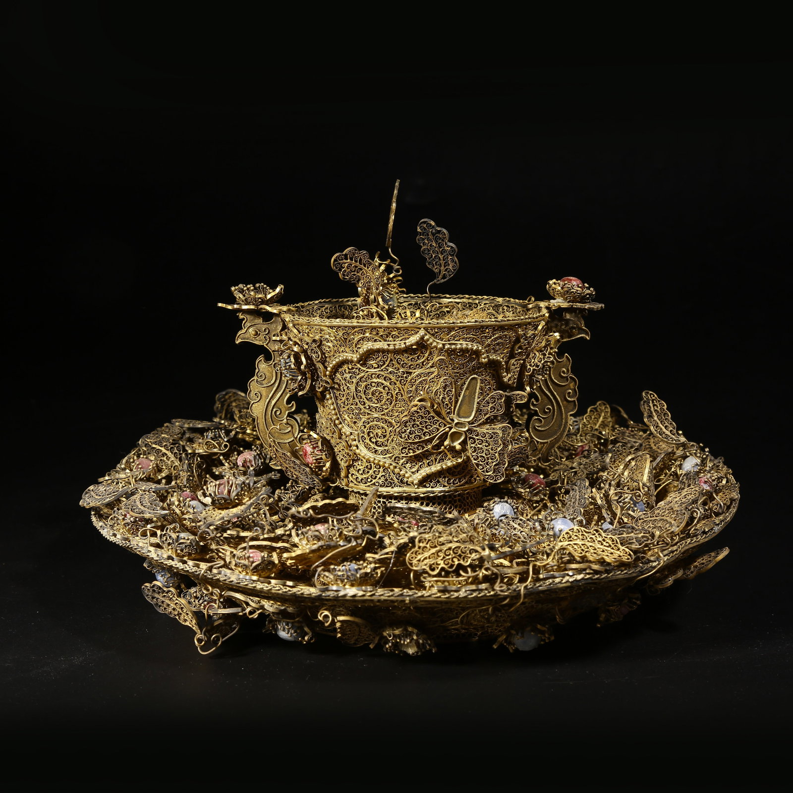 A GILDED SILVER FILIGREE CLOISONNÉ PHOENIX-HANDLED CUP WITH STAND (1 of 9)