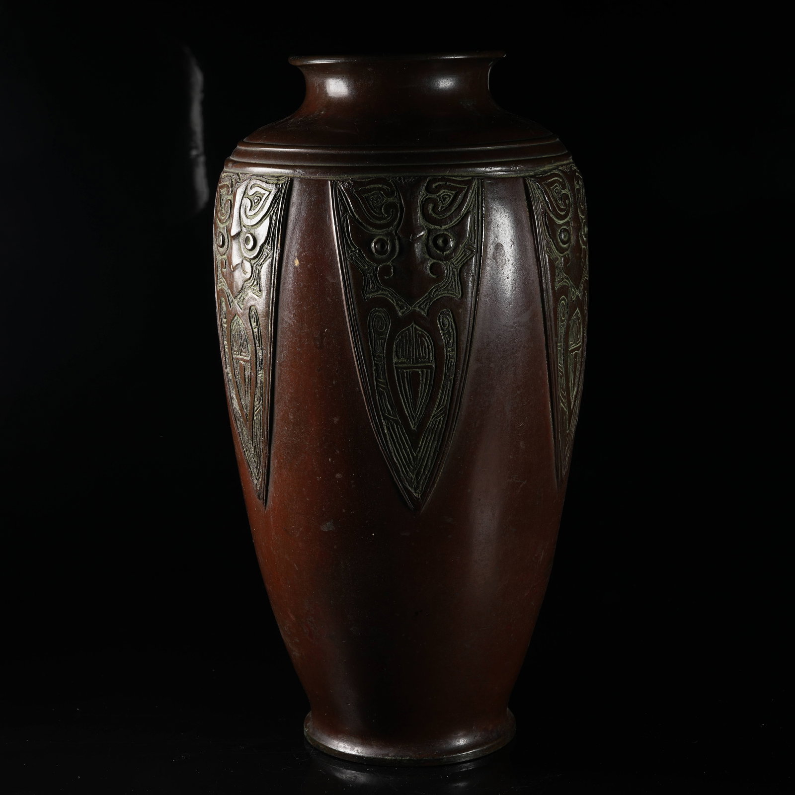 A BRONZE BEAST-MASK PATTERN VASE (1 of 11)