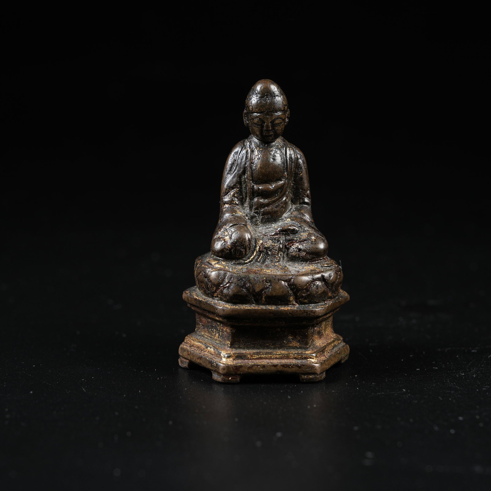 A GILT BRONZE MINI BUDDHA STATUE: Gilt Bronze Mini Buddha Statue