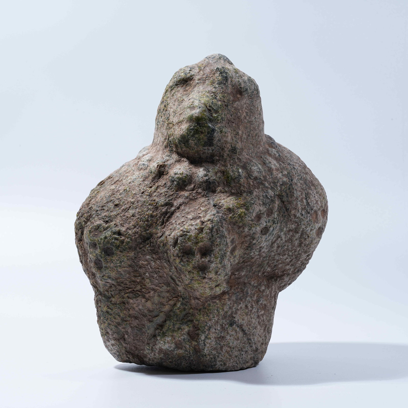 A HONGSHAN CULTURE ARCHAIC JADE ANTHROPOMORPHIC FIGURINE: Hongshan Culture archaic jade anthropomorphic figurine