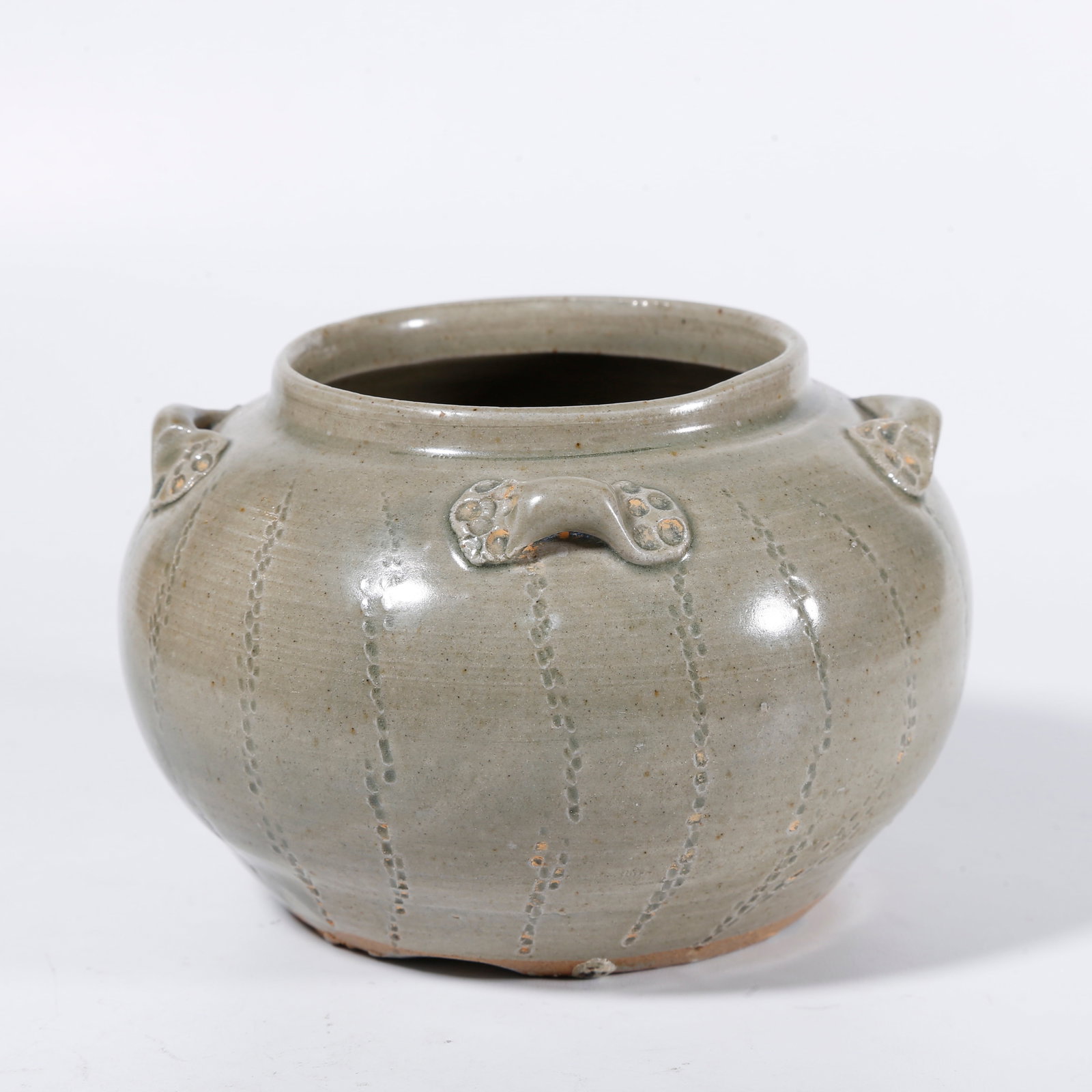 A YUE WARE JAR (1 of 9)
